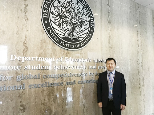 就是我们投资过后不一定天天来关注群里的动态，每个人都有自己的事业，而且我们投资的不是几万，几十万，甚至几百万，来全职的这个行业，懂吗？你不应该这样想移出群就移出群······他把我两个号都移出去了，真是让人匪夷所思······我只有空就会在群里互动的，而且还帮他，就是这一个多月，有点互动得少点，结果把我给移出去了，真是不理解他，到底想干嘛······你是一个不称职的推荐人······我通知改群名片已经3天。你是群管。请问你在在干什么······你让他们买的lBOT，你就要负责，我让他们做的1.0，我负责就可以了，我的lBOT我不要了，你收回去吧······正宇乾易通 2018.6.3-19:59