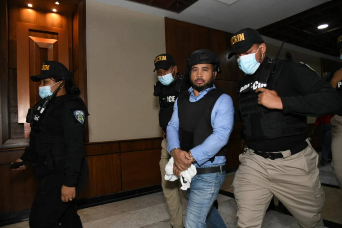 密码保护：Dominican! 2025 Aplazan medida de coerción contra mayor del Ejército acusado de matar a joven en La Ciénaga, Detienen a una persona mediante orden de arresto y recuperan teléfono celular sustraído, Detienen a mujer acusada de matar a su tío en disputa por herencia en Puerto Plata, Tribunal envía a juicio a dos imputados por estafa millonaria contra más de 190 personas, Poder Ejecutivo firmó extradición de Esteffani “Ethian” Vásquez requerido por acusación de narcotráfico en Puerto Rico, Dictan tres meses de prisión preventiva a hombre que estranguló a hijo de un año en Los Guandules, Cuatro niños murieron el fin de semana en República Dominicana, Apresan a “Oreja” acusado de asesinar a joven desaparecido en Las Matas de Santa Cruz, El Tribunal Colegiado de Espaillat dictó un año de prisión preventiva contra la joven Clara Inés Sánchez señalada por el Ministerio Público como cómplice en el asesinato del taxista Alfred Joel, PN detiene a dos personas e identifica a otros dos fugitivos por homicidio en La Vega, Ejército detiene 6 haitianos indocumentados en un minibús en Montecristi, Capturan a los «Bonnie y Clyde dominicanos» por robos en Santiago y Tamboril, Detienen mujer para investigación por muerte de su hijo de tres años en Miches, Tribunal oficializa sentencia contra Wander Franco y Martha Chevalier por abuso a menor, Tragedia en Haina madre e hijo hallados calcinados en su hogar, EE. UU. repatría a Ángel Medina Paredes uno de los más buscados de RD, Mujer embarazada mata a otra durante riña en el Distrito Nacional, Tres meses de prisión preventiva a hombre acusado de abusar sexualmente de su hija, Condenan a Wander Franco a dos años de prisión suspendida por abuso sexual a menor, Tribunal condena a 10 años de prisión a Vanessa Chevalier, Dictan 20 años de prisión a hombre por abuso infantil en SDE, Se entrega joven acusado de atracos y despojar a un policía de su arma en Santiago, Fiscalía dominicana solicitó cinco años de prisión y multa monetaria para Wander Franco, Trial for Tampa Bay Rays shortstop Wander Franco, Policía apresa a dos hombres con maquinaria utilizada para falsificar tickets de casino en Sosúa, Matan a tiros un hombre en San Martin Rabo de Chivo en SFM, Se entrega «Oreja» acusado de atraco a mano armada en una empresa, Mujer denuncia amenazas de muerte y agresiones de su ex pareja en La Vega, Hombre es asesinado en sector Los Olivas en Puerto Plata, Tres meses de prisión preventiva contra haitiano acusado, confesó haber abusado sexualmente de una niña de seis años con autismo, Apresan a mujer acusada de asesinar, Militares transportaban inmigrantes haitianos indocumentados, Policía apresa a Sayita acusado de matar a varios sujetos en Camboya, Apresan haitiano que mató a ganadero en Estero Hondo, reconocido delincuente más buscado de Barahona implicado en doble homicidio en Camboya, roof of a Santo Domingo nightclub collapsed, Hieren múltiples balazos supuesto atracador, Atrapan en Bávaro dos prófugos de Barahona, Tras asedio policial, se entrega hombre buscado por doble homicidio en Santiago