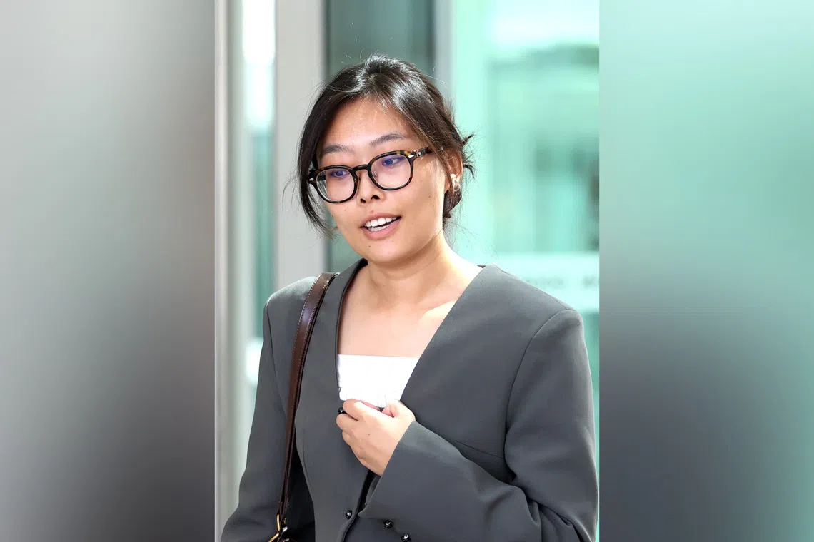 密码保护：Singapore! 2025.7-12 一对中国夫妻被告马永旺(31岁)和刘雅雪(30岁)入境新加坡行骗 案情显示 夫妻二人2025年9月2日入境新加坡 原计划在9月5日离境 停留期间已预谋行骗。入境隔天 二人前往裕群地铁站 约下午5时 他们在附近“看中”23岁马来西亚男子为行骗目标。二人声称来自香港 银行卡无法使用并且现金不足 请求男子帮忙买餐。男子同意后带他们去用餐。马永旺进一步谎称急需支付酒店住宿费800元 承诺通过银行转账港币5500元给男子。在男子输入账户后 马永旺修改事先准备的伪造银行交易截图 谎称已成功转账给对方 并承诺24小时内到账。受害者信以为真 提取现金800元给被告。为了增加可信度 刘雅雪给男子一枚假金戒作担保 称转账完成后取回戒指。当晚 马永旺还向男子发送伪造收据 称戒指价值1万1980令吉(约3700新元) 还谎称是婚戒。男子回家核对账户 发现没有入账 再将戒指送去当铺鉴定后发现上当 被告两人在庭上求情时情绪激动 听到刑罚后双双落泪 恳求从轻处理 希望尽快回国照顾身体欠佳的年迈父母 以及7岁儿子, 马来西亚籍被告拉万(Rajwant Singh Gill A/L Narajan Singh)设圈套 在交友平台上扮演“甜心爹地” 涉嫌将多名女子骗到马国和他发生关系 并录下私密视频向这些女子勒索钱财 控方陈词显示 被告在2018年前后策划骗局 在交友平台上冒充白人男性 以“甜心爹地”的名义诱骗女子发送裸照或视频 并承诺付费。过后 被告会邀受害人到马国见面。他会假扮成由“甜心爹地”安排来接人的“司机” 与受害人接触。他一人分饰两角 一方面以“甜心爹地”的身份要求受害人与“司机”发生关系 并录下性爱视频；另一方面 他在扮演“司机”时 则假意抗拒与受害人求欢 最终“被迫同意”。他会通过伪造的对话截图 让受害人相信他也同样受人威胁。“甜心爹地”跟着会向受害人勒索钱财 否则要公开她们的私密视频或发给她们的亲友。被告通过扮演双重身份一边勒索受害人 一边利用“司机”博取同情和阻止受害人报警。在审讯涉及的三名女子当中有一人31岁 她因相信被告称每月会支付3万美元的承诺 在2020年2月至10月期间 发送了237个私密照片和视频 结果惨遭勒索约18万5334元。她耗尽积蓄后 被迫申请银行贷款 在无法再借贷后遭被告胁迫卖淫赚钱, $21500 fine for woman who kept 79 dogs at her home in ‘unprecedented’ case, 被告茱莉亚摩斯(50岁 译音)未经批准在洋房里饲养79只狗 2022年 当局四次上门检查并要求她为狗植入微晶片、绝育和重新安置 但她始终未遵从。被告声称要随丈夫工作 会带着79只狗搬到迪拜 并以此拖延。但到2024年初 被告搬迁计划毫无进展 也未为狗植入微晶片 而她当时已宣告破产。2024年5月 公园局下令她在90天内给所有狗安排微晶片植入 但她以缺乏资金和即将搬迁海外为由未执行 同年9月 兽医上门为狗植入微晶片 共为71只狗植入微晶片 费用超过1400元 被告未支付。被告丈夫及住户因驱逐令须在2024年10月底前搬离 最终 公园局发现被告全家带着狗搬走 却拒绝透露新地址。直到2025年4月 根据公众反馈 才得知被告将狗安置在一出租的房子内 因被告欠租金 租约被终止 须紧急搬迁 被告之后拒绝交出剩余的狗 她称绝不会同意。控方指出 此案规模和严重性前所未有 尽管两年间进行四次检查和多次沟通 狗的数量反而增加 被告持续无视监管, Jail for man who started searching for child porn in 2001. caught with at least 100 of such films, 39岁中国籍女被告杜朝梅为卖淫集团当接待员 负责开门、收款、接单、带路、送顾客去洗澡、接预约电话 一个人负责操作10台手机 在三个地点五度遇扫荡 结果四次被保释 最后一次被捕后遭还押至今 主控官指 被告在卖淫集团中扮演着不可或缺的角色 管理妓院、接待顾客和接受预约等 因此促请法官判她坐牢, 否认强奸第一次见面的女客服 已婚公司董事李龙宽(37岁 音译)称案发当晚两人互称“宝贝” 被告忆述 两人发生关系后 受害人就往房外走 走去哪里或是做些什么他不清楚 而他则在房里穿上衣服 他称 受害人后来全裸走回房 生气地问他：“你为什么这样对我？” 他便回说：“我们只是做了所有大人会犯的错事” 他指受害人没有回应 走回床上坐下后 又问了一次：“你为什么这样对我？”被告称 他告诉受害人“很晚了 我真的要回了” 受害人这时说“如果走我就报警”, 女子与男网友开房后索讨1200元被拒 被告是现年20岁的林敏蕊(译音) 两人于2025年3月18日见面约会 受害者表示愿意付200元买“她的时间” 两人见面后先到酒吧喝酒 再到酒店开房 被告自愿与受害者发生关系后索要1200元 但受害者拒绝 只愿支付500元 被告不肯接受 威胁要报警指受害者强奸她 被告报警后 还发短信给受害者说“你完了”, 三名中国籍男子被招入国际网络攻击团伙 在本地一栋洋房内使用恶意软件攻击国外网站 中国籍被告黄勤政（37岁）、刘宇棋（32岁）和严培建（38岁）各面对五项包括抵触滥用电脑法令、有组织罪案法令和贪污、贩毒和严重罪案（没收利益）法令的控状, Man who took son out of China fails in appeal against S’pore court order to return child, Firm linked to vape manufacturer in China exits Singapore amid roll-out of tough measures, Former UOB employee convicted of giving scammer data on over 1000 customers. 陷入“假公安”骗局 银行女职员不仅自己汇款10万元 还涉未经允许查看3300多名顾客资料 再将1100多名客户资料交给“上海公安” 经审讯后被判罪名成立。中国籍被告曹雯晴(30岁 译音)是本地永久居民 她案发时是大华银行的贷款专员 事发后已被银行解雇。被告以错误理解(Mistake of fact)为抗辩理由 称自己真的以为“公安”来自中国 因此必须遵照对方指示办事, Yishun murder: Resident who allegedly killed neighbour returns to scene with police escort, Jail and caning for man who robbed assaulted another man with brick after receiving sexual services, A 19-year-old youth pretended to be a female sex worker online and cheated three men of $800 in total after they wanted to engage “her” services. When caught. Shaun Oh Yan Zhe who has since made full restitution to the trio admitted to the police that he had used a similar ruse to cheat around six to seven other victims, A 16-year-old boy siphons over $90k from dad’s CPF and bank accounts for fishing trips and Korea holiday, 来自中国的被告余泽芳(译音 60岁)在1995年4月获得学生准证 初期也定时更新准证 但准证于1996年9月到期后 她却没有离开新加坡 1996年10月 被告涉嫌吸毒被捕 护照遭扣押 她因此获得移民与关卡局发出的特别准证 却从此消息全无 调查显示 被告的女儿(当时八岁)于1997年1月申请到学生准证 可以在本地念书 为了留下来照顾女儿 被告决定非法逗留 一待就超过28年 直到自己年近花甲 女儿34岁时 被告想回中国 于2024年12月30日向移民局自首, 新加坡警察(8月26日)公布今年上半年的实体罪案达1万零341起 上半年本地发生233起强奸案 涉及持刀相关的案件为75起 谋杀案则有两起 非礼案件807起 偷窥案252起 上半年商店偷窃案达2097起 占实体罪案约两成 也是青少年最常涉及的罪行之一 几乎所有行窃者都是惯犯, 为了能留在本地贩卖春药 五名中国男子竟刻意犯法 其中两人率先认罪 这两名被告是黄创顺(40岁)和许壁歆(31岁) 案情显示 今年5月30日 黄创顺持工作准证入境新加坡 在一家酒廊当歌手 一段时间后 他打算辞职 转而非法贩卖春药 他图谋犯下行贿罪 在调查期间获取特别准证 以延长在本地逗留 这样他就可以在本地贩卖春药 赚取更多钱 根据法庭文件 黄创顺在保释期间向不明身份者购买春药 然后在芽笼一带以高价贩卖, Man who stalked woman blasted by judge on appeal for asking scandalous questions in court, 武吉知马私宅区再次出现企图破门行窃的中国籍团伙 四名中国籍男子8月8日从马来西亚入境后 当晚企图干案 被新加坡警察部队识破 警方一天内将四人一网打尽 四名在星期天被控的男子是36岁的周启发和周英贵、38岁的何焦和41岁的杨超 警方今年4月至7月接到报案 指上述地区发生至少三起破门行窃案 破门行窃团伙一般会运用铁道走廊附近的丛林掩盖行踪 警员在行动中发现四名形迹可疑的男子 他们看到警员后逃走 警方随即展开大规模搜捕行动 四人都来自中国贵州 而且相信彼此认识 属同一个犯罪团伙, 商人陈南成文达街刺死女婿这起轰动一时的命案发生于2017年7月10日下午1时许 当时已半退休的商人陈南成 怀疑38岁的女婿斯宾塞(Spencer Tuppani)有意夺取他创办的船运公司 还与情妇生子 一怒之下在直落亚逸街(Telok Ayer Street)一间咖啡店外 当街刺死女婿 案件2020年9月下判 陈南成原本面对谋杀控罪 后来改控误杀 最终被判监八年半 陈南成2023年底出狱 出狱一年多后于星期天(8月10日)离世 享寿80岁, Elderly man charged after he allegedly molested performed sex act on ‘vulnerable’ man, Three men were each handed one charge under the Women’s Charter of living in part on the earnings of a woman’s prostitution, 何峋瑨(艺名何滨)1997年加入特约演员的行列 参演约50部电视剧 因演出《荷兰村》的“豆芽嫂”一角 给观众留下深刻印象 2023年7月6日 “豆芽嫂”何峋瑨因子宫脱垂在新加坡中央医院动手术 术后却因细菌感染 于同月9日傍晚离世 享年70岁 家属对医疗过程提出质疑 验尸庭星期一(7月28日)对此展开研讯 庭上透露 调查显示细菌感染源是大肠杆菌 何峋瑨的死因是因子宫和卵管卵巢切除 以及盆底修复术后 大肠杆菌移位引发败血症及腹膜炎 加护病房医生在研讯中供证说 检查结果与腹部感染符合 团队对此也为何峋瑨提供抗生素 尽管采取的治疗是充分的 但何峋瑨对治疗没有反应 病情持续恶化 最后离世, 50岁女被告茱莉亚摩斯涉嫌未经批准在洋房里饲养79只狗 远远超过私人住宅饲养三只狗的上限 也没有为狗儿植入微晶片 被控82项控状, 74岁的郑文恬面对一项抵触邻里纠纷解决法令(CDRA)的控状 控状指被告在2023年7月25日至2024年2月22日期间 于盛港安谷连路第316A座组屋11楼自家单位内 在没有合理理由的情况下 至少15次大喊大叫并制造噪音 对楼上(12楼)邻居蔡雪红造成不合理干扰 蔡雪红早前供证时说 她与丈夫于2003年迁入单位 被告自2017年9月起开始制造噪音 蔡雪红供称 每当家中有人使用房外的厕所抽水时 被告就会用物件敲打天花板 并朝窗口爆骂她 案件原定星期四早上下判 不过控方在庭上表示 接到查案人员的通知 说被告在本月15日已过世 因此申请撤销控状 据了解 被告是因病过世 蔡雪红表示“我不会原谅她(被告) 但会放下心中那块大石”, 五名中国籍男子因涉嫌向执法人员行贿被控 这些以游客身份入境的人为了能留在本地贩卖春药 试图在受调查期间获得特别准证以继续逗留 这五人是肖撷知(43岁) 许志深(37岁) 许壁歆(31岁) 黄创顺(40岁)和林良俊(32岁), Fatal abuse of Myanmar maid in Bishan Traffic Police officer sentenced 这是本地最恶劣的虐佣案之一 发生在2016年7月25日至26日 当时24岁的缅甸籍女佣磅艾赫多恩(Piang Ngaih Don) 遭盖娅蒂丽(45岁)和她的母亲普蕾玛(66岁)虐死 横尸碧山11街第145座组屋一单位内 身为多恩雇主的被告凯文·切尔瓦姆(Kevin Chelvam 46岁)案发时是一名警曹长 无视妻子和岳母的虐佣行为 自己也揪住女佣头发 2016年8月被停职 他在2020年和妻子离婚, 18 years old Youth performed lewd act on cat Somehow the animal made him feel sexually aroused, 被告谢旭佘(50岁)涉裸驾伤人案 案发当天 被告送人妻回家 把车停在多层停车场 并在车内有亲密举止 两人全裸在聊天时 人妻看到车后方的右边有灯光 随后他们听到激烈的敲打声 人妻立即往下躲求被告“请保护我 我们要离开这里” 处于震惊中的被告 还未意识到对方是吴永盛 后来听到人妻尖叫 吴永盛走近才看清 被告称 当时吴永盛用力砸车 好似要闯入车内 他看到对方满脸通红 是那种“想要杀人的愤怒” 心想若对方进入车内 绝对会做出伤害他的事 在慌乱中 被告指想起人妻求他保护和快点离开现场 他说“我知道我无法对付这个男人 他已经不可理喻了” 他指期间人妻要他不要伤害吴永盛 而他也答应会尽量不伤害他 被告称是人妻主动索爱 他并非对方第一个外遇对象 被告称 他在2018年加入公司 人妻则在2019年忽然发短信给他 说想跟他发展友情以外的关系 当时被告感到困惑 约她出来澄清情况 但两人最终在2019年决定在一起直至今, Trial opens for 3 women who allegedly organised procession outside Istana, 妻子夜不归家 丈夫到多层停车场寻人 称竟撞见妻子与情夫全裸在车内 情夫开车逃 丈夫肉身挡车 从引擎盖摔下受伤 50岁的被告谢旭佘(Chia Hiok Seah)共面对两项控状 根据控状 被告于去年6月29日凌晨2时13分左右 在盛港康埔桦虹(Compassvale Bow)第278座多层停车场 因鲁莽开车 导致在他汽车引擎盖上的男子吴永盛摔倒在地 针对鲁莽行为致伤的控状 被告早前不认罪 至于另一项在公共场所裸露的控状 被告则认罪 首名出庭作证的是吴永盛(工程师) 他在庭上透露“我报案是因为我受了伤 而伤我的人则是我妻子的情人 名叫Eugene Chia”