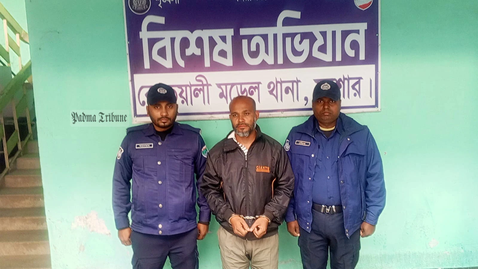 密码保护：Bangladesh! 2025.7-12 বগুড়ায় দুই সন্তানকে গলা কেটে হত্যার পর মায়ের আত্মহত্যা, ককটেল-পেট্রোল বোমাসহ যুবদল নেতা আটক, 170 Bangladeshis flown home from Libya detention, আত্মহত্যা করা তরুণীকে মর্গে ধর্ষণ অভিযুক্ত গ্রেপ্তার, ঝিনাইদহে প্রবাসী মাহাবুব হত্যা মামলার প্রধান আসামী রবি গ্রেফতার, কালিয়ায় কলেজের প্রভাষকের নিকট চাঁদা দাবী করে কুপিয়ে জখম :- থানায় অভিয়োগ, কালিয়ায় যৌথবাহিনীর অভিযানে মাদক সেবন ও বিক্রেতা দলের এক সক্রিয় সদস্য আটক, Prosecution concludes arguments in Hasina’s crimes against humanity case, ICT prosecution seeks death penalty for Hasina Kamal over July killings, ডাকাতি চক্রের কুখ্যাত সদস্য ড্রেজার ফারুক আটক, কাজিরহাট সাজাপ্রাপ্ত আসামি ঢাকা বাটারা থানা থেকে গ্রেফতার, কুবি শিক্ষার্থী সুমাইয়াকে ‘ধর্ষণের পর’ হত্যা করা হয়েছে: আসামির স্বীকারোক্তি, মুসলিম কিশোরীকে ৭দিন আটকে রেখে ধর্ষণ ২ দিনের রিমান্ডে জয় কুড়ি, গাইবান্ধার সাদুল্লাপুরে বাসর ঘরে স্বামীর গোপনাঙ্গ কেটে দিল নববধূ, পীরগাছা থানা পুলিশের বিশেষ অভিযানে একাধিক মামলার ওয়ারেন্টভুক্ত ১১ আসামি গ্রেফতার।, 5 suspected human traffickers held in Teknaf, 425 endangered turtles rescued in Noakhali, Ex-BSEC chairman Shibli shown arrested in another ACC case over Tk1000cr embezzlement, Gopalganj unrest, সাভারে শীর্ষ সন্ত্রাসী ও হত্যা মামলার আসামি যুবলীগ নেতা হেলাল গ্রেপ্তার, ভালুকায় আলোচিত তিন খুন মামলার অভিযুক্ত নজরুল ইসলাম গ্রেপ্তার, Three give confessional statements in Sohag killing case, Grisly night in Bogura