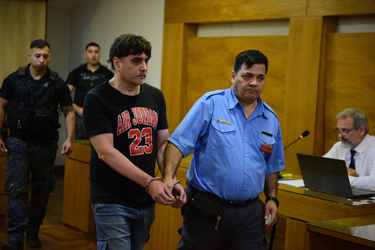 密码保护:Argentina! 2025.7-12 Drama en Salta: una nena de 12 años que fue abusada se encadenó para evitar que interrumpieran su embarazo, Rio Cuarto. Condenas de 23 y 18 años por el homicidio de Emiliano Véliz, Horror en Florencio Varela: un hombre asesinó a machetazos al novio de su exmujer frente a su hijo de 5 años, Salta: una mujer fue encontrada muerta tras una fiesta y su familia exige que se investigue un posible crimen, Delitos económicos. Piden más de cinco años de prisión para “Meteoro” Suárez como líder de una banda de estafadores, Se conoció cómo Pablo Laurta asesinó al remisero Martín Sebastián Palacio, Doble crimen de Reconquista: los estremecedores mensajes que el asesino le dio a su ex antes de matarla, Sabag Montiel y Uliarte recibieron una pena de 14 y 8 años respectivamente, Atentado a CFK: Los autores intelectuales todavía impunes vieron la condena por TV, La justicia argentina condena a 10 años de cárcel a Sabag Montiel por el intento de asesinato de Cristina Kirchner, Recuperan equino robado en Sarmiento y detienen a un sospechoso en Caucete, De transferencias millonarias a las hipótesis sobre su paradero: así es el operativo para dar con “Pequeño J”, Miles marchan en Argentina para exigir justicia por el crimen de tres jóvenes mujeres, Tortura en vivo pelea narco y traición: qué se sabe hasta ahora del triple femicidio de Florencio Varela, Así fue el caso real detrás de “Belén” la película que representará a la Argentina en los premios Oscar 2026, A 35 años del caso María Soledad el crimen que expuso la impunidad del poder en la Argentina, CRIMEN de Diego Fernández, Caso Otoño Uriarte, Detienen en Berazategui a un joven acusado de robo agravado, El dolor del papá de Uma Aguilera antes del comienzo del segundo juicio, Crimen de Kim Gómez, Lo sorprendieron robando una carretilla y terminó detenido en Pocito, Doble crimen en Florencio Varela, “Noia” el violento narco brasilero que cayó por tomar un Uber y su tatuaje de “God is Love”, Trata de personas en Argentina, Caso Melmann, Prisión preventiva para el autor del femicidio de Analía Ovando en Villa Guillermina, Conmoción en Villa Guillermina violó la perimetral y la mató en su trabajo, Caso Genaro Fortunato, Julieta Silva la mujer que atropelló y mató a su novio fue detenida por una nueva denuncia, 21 años sin Fernanda, Fernanda Aguirre 21 años sin respuestas, A casi seis meses del doble crimen de Varela