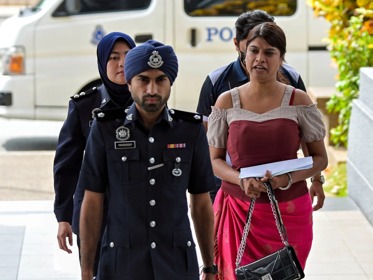 密码保护：Malaysia! 2025.7-12 Dua wanita didakwa menyamar pegawai polis untuk menipu, Halang tugas penjawat awam ‘Inspektor Sheila’ mengaku tidak bersalah, Namewee dilepaskan esok tiada kaitan kematian pempengaruh Taiwan, 5 warga China langgar syarat pas kerja tinggal lebih masa didenda, Pesawah penggal kepala abang ipar didakwa membunuh, Duda 70 tahun ditangkap khalwat dengan janda 30-an, Bicara kes salah guna kuasa, ubah wang haram Muhyiddin bermula 9 Mac 2026, Dijel lima tahun: Ibu Zayn Rayyan fail notis rayuan di Mahkamah Tinggi, Penoreh getah mengaku salah tetak anak saudara angkat, Dua rakan menyamar polis didenda RM5000, ‘Mahu keadilan buat ibu dan adik saya akan ‘fight’ sampai habis’ – anak Sariya, Wanita warga Thailand didakwa edar 1.7 kg kanabis, Pelajar Tingkatan Tiga hamil dirogol kenalan lelaki, Pemandu bas dipenjara 22 sebatan kerana amang seksual 5 pelajar, Mekanik didakwa atas tuduhan bunuh kanak-kanak tiga tahun, Suami isteri warga Indonesia mengaku salah aniaya kanak-kanak sehingga meninggal dunia, Lelaki Kemboja didakwa atas dua kesalahan pekerja syarikat penerbangan, Zara spoke about falling from the 3rd floor in April, Lelaki mengabaikan anak sehingga lemas didakwa, Tukang masak didenda RM6500 mengaku ajak wanita lakukan hubungan seks, Pelancong China didenda RM5000 hantar ugutan palsu bom dalam pesawat, Penjenayah penagih tegar berulang salah guna dadah kena tujuh tahun, Suami isteri kenalan wanita didakwa edar dadah, Bekas warden lepas bebas tuduhan amang seksual fizikal, Lelaki Vietnam dipenjara didakwa lima pertuduhan termasuk cuba cederakan bayi, Inkues Zara Qairina: Punca kematian Zara akibat kecederaan otak traumatik teruk, Wanita dekati Sultan Nazrin didakwa menggunakan kekerasan jenayah, Chegubard ditahan polis selepas video ceramahnya berunsur hasutan terhadap institusi diraja tular, Zara’s inquest to proceed as scheduled with new coroner, Guru didakwa buat kenyataan timbulkan kegentaran awam berhubung kematian Zara Qairina, Dua lelaki mengaku tidak bersalah merompak di Kuala Selangor, Pengasuh taska didakwa tidak buat pengawasan sepatutnya sehingga bayi maut, Pengasuh mengaku tidak bersalah sebabkan bayi maut di TASKA, Man jailed 5 years for torching JB city council tow truck, Bunuh kerat isteri dan anak tiri warga Singapura dipenjara 72 tahun 24 sebatan, Penuntut warga China sebabkan kecederaan lakukan cubaan bunuh diarah buat pemeriksaan psikiatri, Wanita mengamuk di Kajang dakwa tertekan duduk Malaysia, Lima remaja didakwa guna perkataan mencela terhadap Zara Qairina, Kes Zara Qairina: Lima remaja bawah umur didakwa Rabu ini, Inquest into Zara Qairina’s death must be expedited as questions mount, Kami menahan diri keluar kenyataan bedah siasat Zara Qairina, Zara Qairina’s remains reburied in Sipitang after eight-hour post-mortem, Pekerja kilang tak mengaku salah ceroboh masuk rumah Choii, Mohd. Amirul ketika hadir ke Mahkamah Majistret Shah Alam, Suspek kes bunuh wanita hamil didakwa edar 65kg dadah, Bekas pekerja kilang didakwa curi cip bernilai lebih RM1.15 juta, Rakaman suara tular perbualan Zara Qairina, Tawar khidmat urut dan seks jurusolek didenda RM4900, Anggota ‘Geng Upik’ edar dadah dipenjara 30 tahun, Masuk tanpa dokumen sah, pasangan suami isteri dihukum penjara enam bulan, Dua individu didakwa bunuh penuntut universiti di Cyberjaya, Pengarah syarikat mengaku tak bersalah pecah amanah RM150000, Empat termasuk dua wanita Vietnam dituduh edar, Kes dadah bernilai jutaan ringgit, Ejen pelaburan didakwa simpan dan sebar gambar lucah cikgu