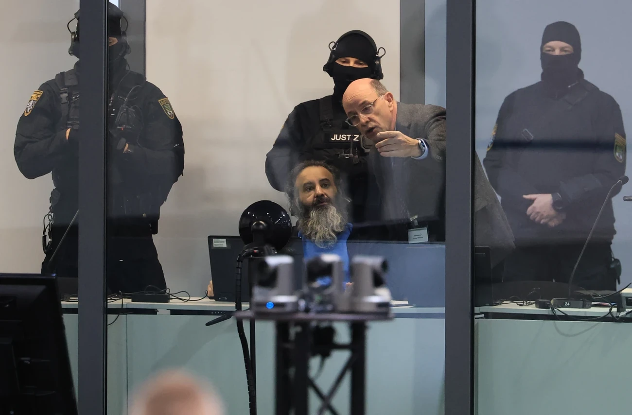 密码保护:Germany! 2025.7-12 Zweiter Prozesstag in Magdeburg: Attentäter will keine Verletzten bemerkt haben, Todesfahrer vor Gericht: „Dann habe ich einfach Gas gegeben“, Terrorist Taleb al-Abdulmohsen tötete 6 Menschen auf dem Weihnachtsmarkt 300 wurden verletzt: Prozess gegen Magdeburger Attentäter hat begonnen, Murder trial of suspect in Christmas market car-ramming attack opens in Germany, In zwei Minuten gesteht Abdulmohsen seine Horror-Tat – dann wird es wirr im Glaskasten, Lebenslang für Pfleger wegen zehnfachen Mordes an Patienten, Nurse gets life sentence for murder of 10 patients and attempted murder of 27 others in Germany, Seit 2015 fast eine Million Opfer durch migrantische Tatverdächtige aus den größten Herkunftsländern, Urteil in Aschaffenburg: Messerstecher Enamullah O. soll in die Psychiatrie, Cold Case aus dem Jahr 1973. Ungelöster Mord an Zwölfjährigem in Berlin – mehr als 50 Hinweise, Gewalttat im Park. “Teufel im Kopf”: Prozess um Messerangriff in Aschaffenburg, Kindesmissbrauch im Internet. Mutmaßlicher Sexualstraftäter “White Tiger” ist angeklagt, Mordkommission ermittelt. An diesem Tümpel fand eine Spaziergängerin die Leiche von Fabian (†8), DNA-Analyse bestätigt. Gefundene Kinderleiche ist der vermisste Fabian aus Güstrow, München im Ausnahmezustand – was wann geschah, München im Ausnahmezustand: Ein Hausbrand zwei Tote – und eine Bombendrohung gegen die Wiesn, Erster Haftbefehl nach mutmaßlichen Hamas-Festnahmen in Berlin, Mann soll Prostituierte und Masseurin vergewaltigt haben, 16-Jähriger soll Freundin nach Party getötet haben – Antrag auf Psychiatrie-Unterbringung, Verdächtiger im Fall Maddie McCann: Warum wird Christian B. jetzt aus dem Gefängnis entlassen, Seit 18 Jahren verschwunden, Vermisstenfall Maddie McCann: Was seit ihrem Verschwinden passiert ist, Gewalttat an Berufskolleg, Reul: Messerangriff könnte islamistischen Hintergrund haben, Drei Menschen bei Stadtfest getötet, Lebenslange Gefängnisstrafe für Solingen-Attentäter, Terroranschlag auf Stadtfest, “Keine Abkehr erkennbar”: Höchststrafe für Solingen-Täter, IS-Inspired Syrian Migrant Found Guilty of 2024 Stabbing in Germany’s Solingen, Behördenversagen: Die Asyl-Akte des Täters von Friedland, Auch Ausländerbehörde versagte: Irakischer Mädchen-Mörder kam nicht in Abschiebehaft, Sie ließen den irakischen Mädchen-Mörder gleich zweimal laufen: NIUS dokumentiert die schriftliche Lüge der Behörden, Festnahme wegen Totschlags: Iraker stößt 16-jähriges Mädchen vor Güterzug, Irish ambassador contacts German authorities after protestor assaulted, Officials convey ‘concern’ to German authorities after Irish pro-Palestine activist punched by officer, Messerangriff in Dresdner Straßenbahn: Beide Syrer zuvor straffällig geworden, Polizei nimmt Dresdner Messerangreifer fest, Obwohl es Bilder der Überwachungskamera gibt: Die Polizei fahndet immer noch nicht mit Foto nach dem Messerstecher von Dresden, Psychosen auf Höchststand und florierender Schwarzmarkt: Mit der Cannabis-Legalisierung versündigt sich Deutschland an seiner Jugend, Ladendiebstahl kennt kein Alter: 84-Jährige auf frischer Tat in Hilpoltstein ertappt, Behörden fahnden nach Rechtsextremistin Liebich, Hauptbahnhof in Stuttgart Frau versucht Polizisten zu beißen, “Ist immer noch ein Puff hier” Reeperbahn im Spagat zwischen Sex und Tourismus, Gewalttat ohne Strafe: Deshalb bleibt Lolita Briegers Tod ungesühnt, Todesfahrer von München wegen Mordes angeklagt, Die berühmteste und raffinierteste Bankräuberin in der deutschen Kriminalgeschichte, Zwei Männer umkreisen drei Mädchen in Freibad – und belästigen sie, Großrazzia gegen chinesischen Prostitutions-Ring in Deutschland, Vermisste 22-Jährige tot im Wald gefunden, Zschäpe in Aussteigerprogramm, Mord an 19-Jähriger “Cold Case” nach 41 Jahren gelöst, Jagd auf Rolex-Räuber mit Glasauge läuft auf Hochtouren, Scarlett S. verschwindet spurlos auf einer Wanderung im Schwarzwald, Gericht könnte Vorwurf des Mordversuchs gegen Daniela Klette kippen, Fall Madeleine McCann, Der Fall Tristan