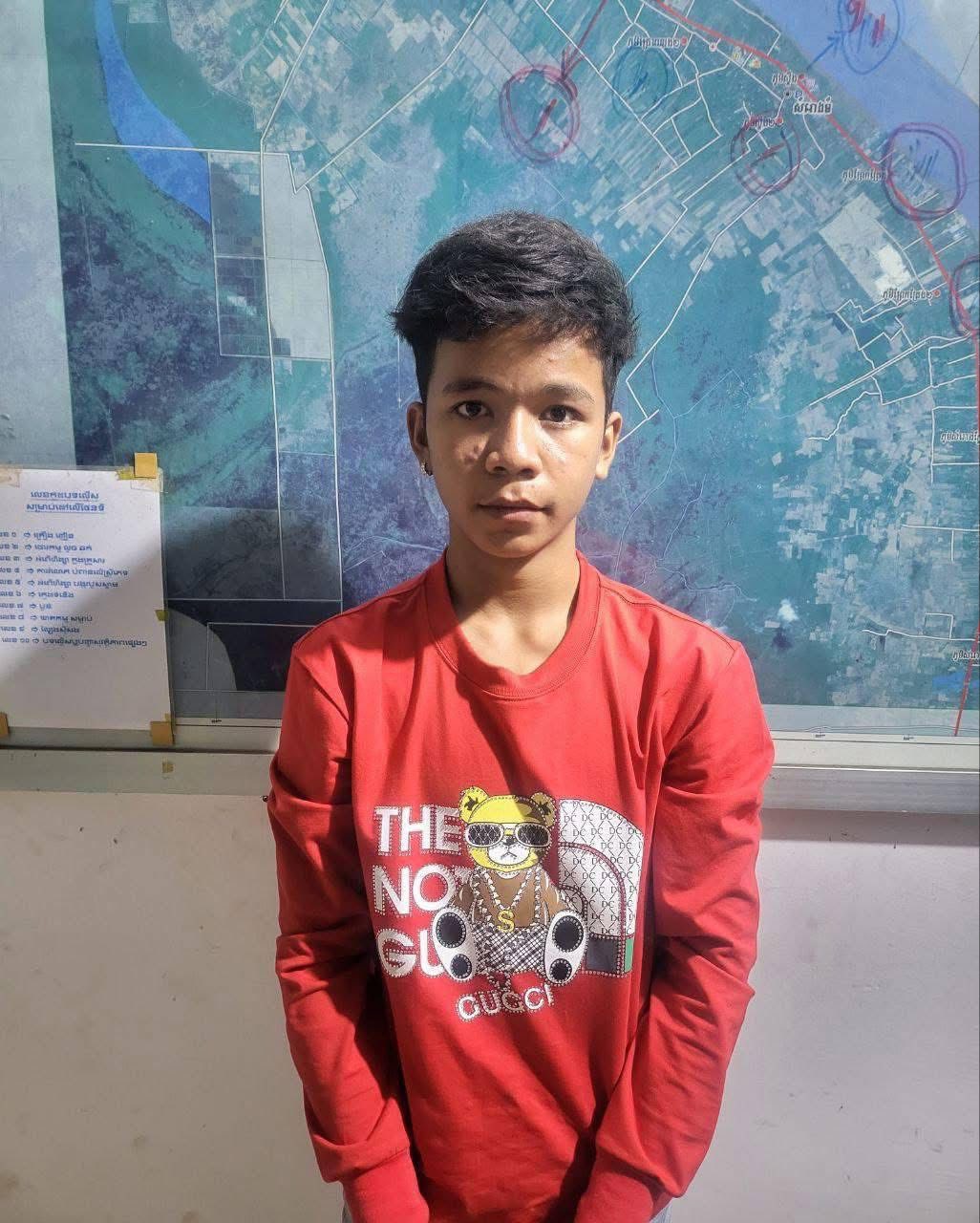 密码保护:Cambodia! 2025.7-12 សមត្ថកិច្ចចម្រុះឃាត់ខ្លួនជនសង្ស័យចំនួន ៩នាក់ ពាក់ព័ន្ធនឹងការឆបោកតាមប្រព័ន្ធបច្ចេកវិទ្យា នៅខណ្ឌឫស្សីកែវ, កម្លាំងជំនាញនគរបាលព្រហ្មទណ្ឌកំរិតស្រាលរាជធានីភ្នំពេញបង្រ្កាបក្រុមចោរឆក់យ៉ាងសកម្មនៅខណ្ឌដូនពេញ ឃាត់ខ្លួនជនសង្ស័យ៩នាក់, ចាប់បានហេីយក្រុមជនដៃដល់ដែកា-ប់ សម្លា-ប់យុវជនម្នាក់ស្លា-ប់ដាច់ក្បាលធ្លាក់ពីលេីស្មានិងម្នាក់ទៀតរងរបួស, បង្ក្រាបករណីចាប់ឃុំឃាំងមនុស្សខុសច្បាប់មួយកន្លែង ឃាត់ខ្លួនជនសង្ស័យ ៨នាក់, សមាជិក ៩នាក់ក្នុងគ្រួសារត្រូវបានបាត់បង់ជីវិតក្នុងករណីសម្លាប់រង្គាល នាយកអង្គភាពការពារកុមារ អះអាងថា នេះជាករណីដ៏រន្ធត់ និងសហាវឃោរឃៅបំផុតដោយសារតែចរិតលក្ខណៈដ៏ព្រៃផ្សៃ និងភាពសហាវឃោរឃៅនៃបទល្មើសឃាតកម្ម, ជនជាតិវៀតណាម ១១០នាក់ ត្រូវបានបណ្តេញចេញពីកម្ពុជា តាមប៉ុស្តិ៍នគរបាលច្រកទ្វារព្រំដែនអន្តរជាតិត្រពាំងផ្លុង ខេត្តត្បូងឃ្មុំ, ករណីរំដោះអ្នកទោសចេញពីតុលាការខេត្តស្វាយរៀង ត្រូវកម្លាំងនាយកដ្ឋាននគរបាលព្រហ្មទណ្ឌ ចាប់ខ្លួនមកវិញបានទាំងអស់, Police have arrested 5 foreign nationals and rescued 7 people after the death of a man, កម្លាំងនគរបាល ឆ្មក់បង្ក្រាបអគារមួយ ឃាត់ខ្លួនអ្នកប្រើប្រាស់គ្រឿងញៀនជាង២០០នាក់, ខេត្តកណ្តាល ៖ យុវជនម្នាក់ ចេញពីផឹកស៊ីស្រវឹងជោក ជិះម៉ូតូទៅមុខលែងខ្លួន ក៏ឈប់ម៉ូតូ រួចប្រះដេកនៅចិ ញ្ចើមផ្លូវ ស្រាប់តែត្រូវជនសង្ស័យ២នាក់ ដើររើសអេតចាយនៅពេលយប់ ប្រទះឃើញឱកាសល្អ ក៏លួចបណ្តើរម៉ូតូជនរងគ្រោះ ទៅបញ្ចាំ យកលុយទិញថ្នាំញៀនជក់ ទីបំផុតត្រូវបានសមត្ថកិច្ចជំនាញស្រាវជ្រាវឃាត់ខ្លួនជន សង្ស័យបានម្នាក់ ខណៈបក្ខពួកម្នាក់ទៀត បានរត់គេចបាត់។, ភ្នំពេញ ៖ ជនសង្ស័យម្នាក់ បានធ្វើសកម្មភាពលួចម៉ូតូ ១គ្រឿង ពីមុខបន្ទប់ជួល ១កន្លែង ក្នុងសង្កាត់ដង្កោ ខណ្ឌដង្កោ បានសម្រេច រួចជិះគេចទៅផ្ទះមិត្តភក្តិ នៅឯស្រុកកណ្តាលស្ទឹង ខេត្តកណ្តាល ដើម្បីផ្តាច់ប្រព័ន្ធ GPS លុះប៉ុន្មានម៉ោងក្រោយមក កម្លាំងសមត្ថកិច្ចជំនាញ បានធ្វើការស្រាវជ្រាវចាប់ឃាត់ខ្លួនជនសង្ស័យជាម្ចាស់ផ្ទះ នាំយកមកចាត់ការតាមច្បាប់ ចំណែកបក្ខពួកដែលជាអ្នកលួចម៉ូតូ បានរត់គេចបាត់។, ព្យួរអាជ្ញាប័ណ្ណកាស៊ីណូ ស៊ីលវើរស្តារ ជាប់ពាក់ព័ន្ធនឹងការឆបោកតាមប្រព័ន្ធបច្ចេកវិទ្យា នៅក្រុងបាវិត, ប៉ូលិសខណ្ឌទួលគោក ចាប់បានចោរលួចម៉ូតូពីរនាក់, សង្ខាមិនទៀង! បុរសម្នាក់ខំភ្ញាក់ពីព្រឹកព្រលិមជិះកង់ហាត់ប្រាណ ដើម្បីអោយបានសុខភាពល្អអាយុវែងយឺនយូរ, ឃាត់ខ្លួនលោកផ្កាយ២ ឆឹម ឆែម នាយករងសាលាហ្វឹកហ្វឺនកងរាជអាវុធហត្ថជំរាយ ពាក់ព័ន្ធបេីកបររថយន្តប៉ះម៉ូតូជនរងគ្រោះហើយ ដកកាំភ្លេីងខ្លីវាយក្បាលក្មេងស្រីម្នាក់រងរបួស, បំបែកករណីឃាតកម្ម ! ចៅបង្កើតសម្លាប់យាយខ្លួនឯងយកលុយទៅរកសង្សារ, កម្លាំងសមត្ថកិច្ចប៉ុស្តិ៍នគរបាលរដ្ឋបាលព្រៃសបានធ្វើការឃាត់ខ្លួនជនសង្ស័យម្នាក់ពាក់ព័ន្ធករណីលួចម៉ូតូ, បង្ក្រាបករណីចាប់មនុស្សដាក់ឡាន នៅស្រុកត្បូងឃ្មុំ ឃាត់ខ្លួនមនុស្សចំនួន៤នាក់ និងរំដោះជនរងគ្រោះម្នាក់, ចាប់ខ្លួនជនជាតិចិន៥នាក់និងជនជាតិខ្មែរ៣នាក់ពាក់ព័ន្ធករណីចាប់បង្ខាំងនិងជំរិតទារប្រាក់ពីជនរងគ្រោះ, ប្រពន្ធឈ្លោះនឹងអ្នកជិតខាង ហៅប្តីមក បាញ់ស្លាប់៣នាក់, ឃាត់ខ្លួនបុរស២នាក់ លួចជីកកំណប់, ខឹងមិនចាក់បទព្រាប សុវត្ថិ ប្អូនកាប់ បងវ៉ៃស្លាប់, កំលាំងនគរបាលព្រហ្មទណ្ឌកំពង់ស្ពឺ សហការបង្រ្កាបក្រុមចោរប្លន់ម៉ូតូឆ្លងខេត្ដ រាជធានី បាន៩នាក់ដកហូតបានមធ្យោបាយជនរងគ្រោះនិងអាវុធមួយចំនួន, ឃាតកម្មចាក់៣៣កាំបិតលើយុវតី១៦ឆ្នាំ នៅស្រុកកំពង់ត្រឡាច ខេត្តកំពង់ឆ្នាំង ត្រូវកម្លាំងនាយកដ្ឋាននគរបាលព្រហ្មទណ្ឌបង្ក្រាបបាន ជនដៃដល់យុវតីវ័យ១៧ឆ្នាំ មូលហេតុខឹងជនរងគ្រោះអូសទាញសាច់ញាតិឲ្យរួមមេត្រីជាមួយអ្នកដទៃ, សមត្ថកិច្ចឃាត់ខ្លួនជនបរទេសចំនួន១៤នាក់ បានប្រើប្រាស់ប្រទេសកម្ពុជាធ្វើជាទីតាំងប្រព្រឹត្តបទល្មើស game online, ចាប់ជំរិតទារលុយ១០ម៉ឺនដុល្លារ ជាប់ខ្នោះ៤, ដាក់ដាវតាមខ្លួនដូចរឿងចិនត្រូវប៉ូលិសក្របួចជាប់២នាក់នៅ ចំនុចតូបកាហ្វេ, ឥទ្ធិពលនៃគ្រឿងញៀន បណ្តាលអោយកូនស្រីហ៊ានដុតផ្ទះខ្លួនឯងហើយ បន្តដុតផ្ទះម្តាយទៀត បានសមត្ថកិច្ចជួយអន្តរាគមន៏ទាន់ពេលវេលា, ទីបំផុតសមត្ថកិច្ចបំបែកសំណុំរឿងករណីឃាតកម្មដ៏រន្ធត់សម្លាប់ស្ដ្រីម្នាក់ នៅណាហ្គា១ កាលពីឆ្នាំ២០២៣ បានហើយ, តុលាការកំពូលតម្កល់សាលក្រមផ្ដន្ទាទោស ឧក្រិដ្ឋជន ស្រី ស៊ីណា ឱ្យជាប់ពន្ធនាគារ៣១ឆ្នាំ និងសងសំណង២លាន៥៥ម៉ឺនដុល្លារ ជូនជនរងគ្រោះ, សមត្ថកិច្ចខេត្តកោះកុង ឃាត់ខ្លួនខ្មែរម្នាក់ ថៃម្នាក់ លួចដឹកគ្រឿងសមុទ្រជាង១០តោន ពីប្រទេសថៃ ដោយខុសច្បាប់, បង្ហាញមុខជនសង្ស័យ០២ នាក់រហ័សនាមKV ដែលធ្វើសម្មភាពហិង្សារ និងធាក់ប្លន់យ៉ាងសកម្មក្នុងរាជធានីភ្នំពេញ, នគរបាលឃាត់ខ្លួនជនសង្ស័យលួចម៉ូតូម្នាក់និងអ្នកទទួលផលចោរកម្មម្នាក់, នាយកដ្ឋាននគរបាលព្រហ្មទណ្ឌ បង្រ្កាបជនសង្ស័យជាមុខសញ្ញាកាច់កម៉ូតូ និងស្រ្តីជាមេខ្លោង ទទួលផលក្នុងការទិញម៉ូតូជិត២០គ្រឿង, បុរសម្នាក់មានស្នាមរបួសក្បាលពីក្រោយ សង្ស័យគេកាប់ ឃើញដើរនៅផ្លូវជាតិលេខ២ ឃុំបឹងខ្យាង ស្រុកកណ្តាលស្ទឹង ខេត្តកណ្តាលនៅមុននេះបន្តិចនាព្រឹក ថ្ងៃទី២២ ខែកក្កដា ឆ្នាំ២០២៥, គ្រូបង្រៀនម្នាក់ត្រូវតុលាការឃុំខ្លួនដាក់ពន្ធនាគារ ពីបទបង្គាប់ឲ្យសិស្សស្រីថតរូបអាក្រាតកាយជាថ្នូរប្រលងបានពិន្ទុល្អ, សមត្ថកិច្ចឃាត់ខ្លួនសង្ស័យ៣នាក់ លួចបន្លំកាបូបលុយ និងគ្រឿងអលង្ការរបស់ពលករខ្មែរ ដែលចេញពីប្រទេសថៃ នៅច្រកទ្វារអន្តរជាតិដូង, A Chinese national has been arrested after onlookers discovered a corpse in the back of his vehicle, គិតត្រឹមថ្ងៃទី១៩ ខែកក្កដាកម្លាំងសមត្ថកិច្ចបានបង្រ្កាបការឆបោកតាមប្រព័ន្ធបច្ចេកវិទ្យាតាមគោលដៅចំនួន ៥២ទីតាំង ក្នុង១៥ រាជធានី ខេត្ត ដោយឃាត់ខ្លួនជនសង្ស័យចំនួន ២.៧៦៧ នាក់, សមត្ថកិច្ចខណ្ឌដង្កោឃាត់ខ្លួនបុរសម្នាក់អនុវត្តតាមដីកាបង្កាប់របស់តុលាការ, ម្ចាស់ផេកហ្វេសប៊ុក Ka Green ប្រើពាក្យសំដីអសីលធម៌ប្រមាថថ្នាក់ដឹក ពេលនេះចូលខ្លួនបំភ្លឺនិងធ្វើកិច្ចសន្យានៅចំពោះមុខសមត្ថកិច្ច, កម្លាំងចម្រុះខេត្តស្វាយរៀងចុះត្រួតពិនិត្យទីតាំងសង្ស័យលួចលាក់ប្រព្រឹត្តបទល្មើស Online Scam ចំនួន០២ទីតាំងនៅក្រុងបាវិត, កម្លាំងចម្រុះនៃរដ្ឋបាលរាជធានីភ្នំពេញចុះបង្រ្កាបទីតាំងលួចលាក់បង្កប់បទល្មើស Online Scamsចំនួនពីរទីតាំងនៅក្នុងភូមិសាស្រ្តខណ្ឌសែនសុខឃាត់ខ្លួនជនសង្ស័យ ចំនួន១៣៣នាក់, គណៈបញ្ជាការឯកភាពរាជធានី-ខេត្តចំនួន១២ បើកប្រតិបត្តិការបោសសម្អាតបទល្មើសឆបោកតាមប្រព័ន្ធបច្ចេកវិទ្យាបាន ៤៥ទីតាំង ឃាត់ខ្លួនជនសង្ស័យសរុប ២.២៧០នាក់, ប្រតិបត្តិការបង្ក្រាបសកម្មភាពឆបោកតាមប្រព័ន្ធបច្ចេកវិទ្យា (ONLINESCAMS) សរុបបាន ២០ទីតាំង ឃាត់ខ្លួនជនសង្ស័យសរុប ១.៣៦២ នាក់, សមត្ថកិច្ចបង្រ្កាបទីតាំងសង្ស័យថាមានការលួចលាក់បង្កប់បទល្មើស Online Scams ចំនួន ០៩កន្លែង នៅខេត្តឧត្តរមានជ័យ រកឃើញជនជាតិបរទេសចំនួន ១០៣នាក់, Disgraced online lotion celebrity Oeun Molika sent to jail for 15 months on bad check charges, ជនសង្ស័យម្នាក់ដែលក្លែងបន្លំរូបភាព AI ដើម្បីឆបោកការបរិច្ចាគប្រាក់សប្បុរសធម៌ ត្រូវបានកម្លាំងការិយាល័យជំនាញ កសាងសំណុំរឿងបញ្ជូនទៅកាន់សាលាដំបូងខេត្តសៀមរាប, កម្លាំងនាយកដ្ឋាននគរបាលព្រហ្មទណ្ឌ បង្ក្រាបករណីលួចមានស្ថានទម្ងន់ទោស (កាច់កម៉ូតូ) នៅខណ្ឌទួលគោក ឃាត់ខ្លួនជនសង្ស័យ២នាក់