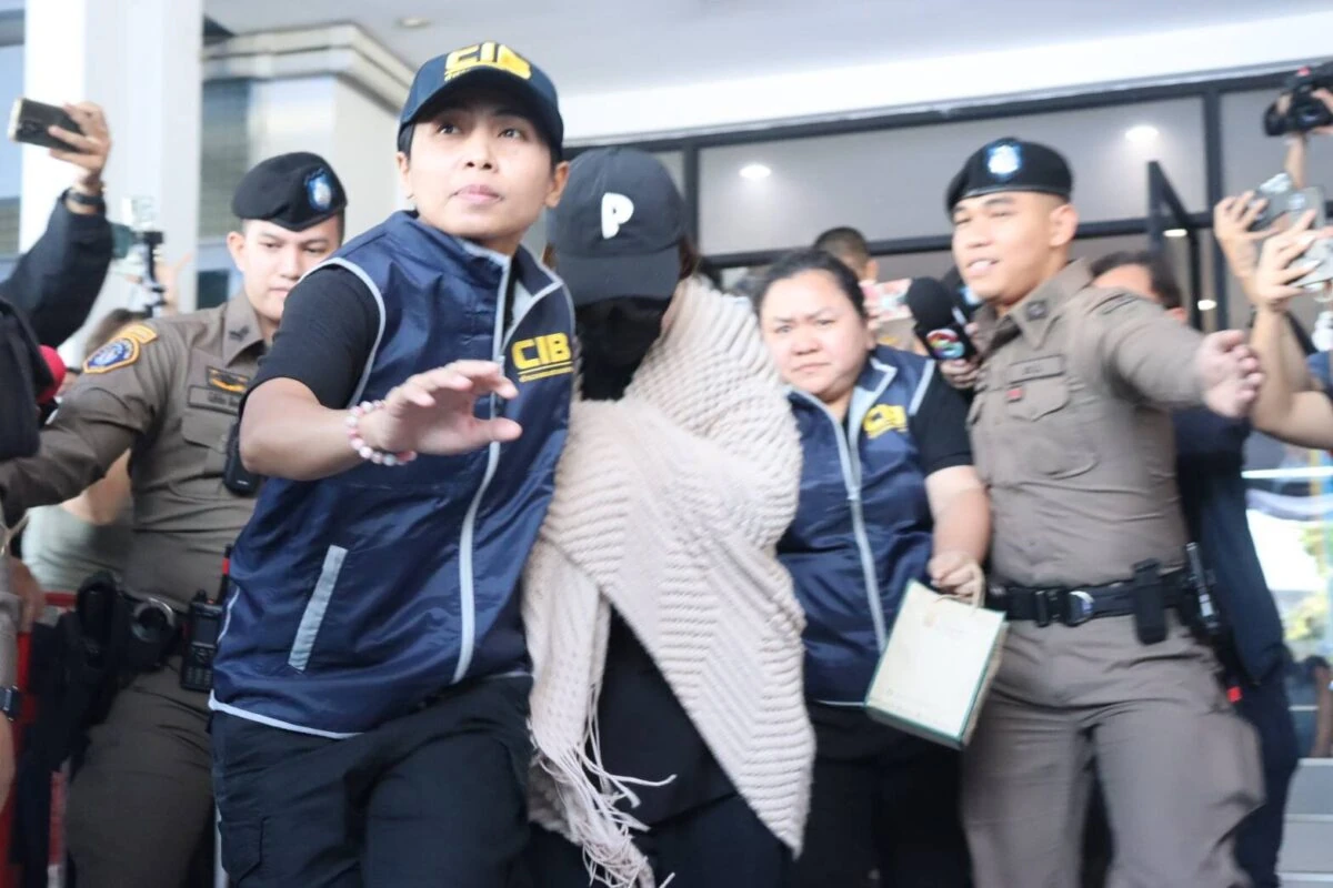 密码保护:Thailand! 2025.7-12 คุมตัวถึงไทยแล้ว แม่เด็กหญิงวัย 12 บังคับลูกสาวค้ากามที่ญี่ปุ่น หลังถูกตำรวจไต้หวันจับกุม, รวบ “มนัส บุญจำนงค์” อดีตฮีโร่เหรียญทองโอลิมปิก หนีคดีฉ้อโกงโควตาลอตเตอรี่, ผัวภูเก็ตเมาหนักทะเลาะเมีย คว้าด้ามไม้กวาดกระหน่ำตีดับสลด, สรุปคดี ‘นานา ไรบีนา’ ข้อหาหนัก! สะเทือนวงการดารา – ฉ้อโกงเพื่อน ‘แก๊งนางฟ้า’, โจรลานจอดรถอีกแล้ว รัดคอฆ่าไกด์สาวใหญ่ ลงมืออุกอาจห้างภูเก็ต ซ้ำรอย ‘น้องยิ้ม’ คดีดัง, อช.ตะรุเตาสตูล นำร่างผู้เสียชีวิตรายที่ 7 ขึ้นฝั่ง คาดเป็นชาวโรฮิงญา, ชุดหนุมาน คุมตัว “แส จิ้นเจียง” เจ้าพ่อชเวโก๊กโก ให้จีนดำเนินคดี, ซ้อนแผนจับ “เลขานายก อบต.หัวหว้า” รีดเงิน 6.5 ล้าน แลกออกใบอนุญาตก่อสร้างโกดัง, โจรบุกเดี่ยวชิงทอง เครียดกดดัน ยิงตัวตายหนีความผิดคาร้านทองที่ก่อเหตุ, ด่วน! ดับยกครัว 5 ศพ คาดเครียดเรื่องเงิน ทำร้ายครอบครัว แล้วผูกคอดับ, ตร.ไซเบอร์ บุกค้นบ้าน”ลี ยงพัด” หลังออกหมายจับพร้อมพวก 5 คน คดีฟอกเงิน, จับสองผัวเมียโจร!อุ้มลูก 2 ขวบพาตระเวนขโมย อะไหล่จยย. ก่อนนำขายในโซเชียล, หนุ่มลักสายไฟ หาเงินซื้อยาบ้าเสพวันละ 10 เม็ด, เขมรลักลอบกลับไทย บอกอยู่บ้านเกิดไม่มีงานทำ ล่าสุดจับได้ 60 คน, ศาลตัดสินประหาร “จ่าเอ็ม” มือยิง “คิม ยาลิม” อดีตฝ่ายค้านกัมพูชา สารภาพลดโทษเหลือจำคุกตลอดชีวิต ยกฟ้องคนขับรถพาหลบหนี, ดีเอสไอ เตรียมลงเรือ 2 วัน หาข้อมูล “คดีแตงโม” เพิ่ม คาดสรุปผลสืบสวนใน 31 ต.ค., ดีเอสไอ ลงเรือพิสูจน์จุด “แตงโม” ตกแม่น้ำเจ้าพระยาซ้ำอีกรอบ 28-29 ต.ค., ลูกชายทรพีโดดถีบหัวแม่ล้มหน้าปูด ยิ้มหัวเราะอ้างแม่คว่ำถ้วยมาม่า, ทลายแก๊งค้าประเวณีกลางเมืองเชียงราย ช็อกพบเด็กสาวอายุเพียง 15 ปี, ด่วน ศาลสั่งจำคุก 2 ปี 8 เดือน “สส.ลูกเกด” พรรคประชาชน คดี ม.112, 4 Brits arrested after robbing American lawyer in Phuket heist, สั่งคุก “ป้านวย” เจ้าของบ่อนดอนเมือง 14 ปี 129 เดือน คอตกเข้าเรือนจำ, หนีไม่รอด บุกรวบ “ป๋านวย ดอนเมือง” บ่อนดังในตำนาน หนีหมายจับ 8 หมาย, คุมตัว “หมอบี ทูตสื่อวิญญาณ”สอบปากคำปมเงินบริจาควัดพระบาทน้ำพุ, “หมอบี” สีหน้าเคร่งเครียดเข้ากองปราบฯ ทนายยันมีพยานหลักฐานครบ พร้อมสู้คดี, Thailand Arrests 100 Myanmar Nationals For Illegal Entry, ‘นํ้าหวาน’ ปิดปากปัดตอบความสัมพันธ์ กับอดีตเจ้าคณะจังหวัดนครสวรรค์, หนุ่มวัย 27 ลักรถพระ เผยเสพหนักวันละ 100 เม็ด, ทีมสุดซอย ลุยตรวจโรงงานถูกอายัด จับกระบะลอบขนย้ายของกลางหนี, ทลายบิ๊กแก๊งคอลฯ คาบ้านหรู 40 ล้าน หนีสุดชีวิตโดดชั้นสองเจ็บ 8 ราย, ผบช.น. เผยปมฆ่าโหด 6 ศพ มือปืนจี้รถแท็กซี่มาส่งตลาด อตก. บอก ‘จะมายิงคน’, ผบช.ไซเบอร์ สั่งเร่งล่าแก๊งคอลเซ็นเตอร์ หลอก “อั้ม” อดีตพีดีมิสแกรนด์จนจบชีวิต, เปิดแชตลับ เจ้าคณะจังหวัดพิจิตร ส่งข้อความ คิดถึง สีกากอล์ฟ ติดหล่อสวมเสื้อยืด, เฉลยแล้ว ครอบครัวขี่จยย.ซ้อน 7 คน ฝากขอโทษสังคม ไม่รู้ว่าผิด, รวบแก๊งอุ้มคนจีน แอบอ้างเป็น ตร. ก่อนปล้นทรัพย์ทิ้งเหยื่อริมถนน, อ้างเป็นตร.อุ้มหนุ่มจีนกลางพัทยา รีดทรัพย์กว่า 2 แสนปล่อยทิ้งข้างทาง, พบโครงกระดูกมนุษย์เกลื่อนตึกร้าง คาด รปภ.วัย 54 ดับเงียบ-หมากัดแทะร่าง, ทลายแก๊งคอลเซ็นเตอร์ชาวจีน ซ่องสุมบ้านหรูกลางเมืองเชียงใหม่