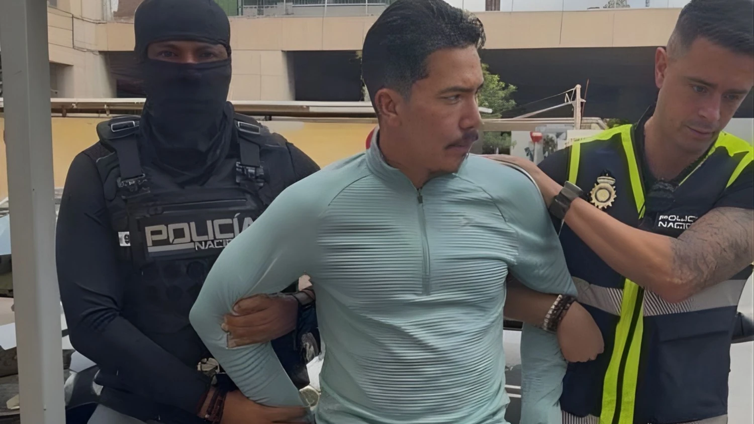 密码保护：Spain! 2025.7-12 Detienen en Málaga a Wilmer “Pipo” Chavarría uno de los narcos más buscados de América Latina, Detienen en España a Wilmer Chavarría ‘Pipo’ líder de Los Lobos, Hallan a catorce perros mutilados y desnutridos en una finca del Somontano, Venden a una chica de 14 años por 5.000 euros y botellas de whisky y la obligan a casarse con un joven: hay cinco detenidos, La familia de Juana Canal aguarda con serenidad la decisión del Supremo sobre Jesús Pradales: “No tenemos miedo de que puedan revocar la sentencia”, La Policía desarticula la primera célula asentada en España de la banda ‘Tren de Aragua’ con 13 detenidos, Spanish police arrest 13 suspected members of Venezuela’s Tren de Aragua gang, Vasile condenado a 18 años de cárcel por el crimen de Gálvez, Capturan en Madrid al líder peruano de una organización criminal de sicarios que estaba vinculado a asesinatos y múltiples extorsiones, Con Cristian Graf sobreseído ¿se cierra el caso por el crimen de Diego Fernández, La muerte de Fermina González sigue siendo un interrogante 37 años después. La peluquera de Sant Celoni ¿un crimen perfecto, Un profesor de Zaragoza acusado de abusar de cuatro alumnas: “Me denuncian porque las iba a suspender”, Las cuatro toneladas de coca interceptadas a 600 millas de Canarias habrían generado un negocio de 1.000 millones, Interceptado a 600 millas de Canarias un buque con varias toneladas de cocaína con destino Galicia, La autora confesa del crimen de la maleta de Sineu aceptará 17 años de prisión tras llegar a un acuerdo con la Fiscalía, El jurado no duda: culpable por el escalofriante crimen de su madre con 31 puñaladas en Nochebuena, Alan Rubén y María Salomé: anatomía de un crimen que se veía venir, Thieves caught stealing over 1000 restaurant chairs in Spain, El infierno que vivió Sandra Peña la menor de 14 años que se suicidó en Sevilla: “Eran insultos y desprecios constantes”, Verdades y mentiras de los últimos fusilados por Franco: una investigación halla “pruebas sólidas” de que asesinaron a cinco personas, Las incógnitas sobre Xosé Humberto Baena el último fusilado de Franco: “Siempre he pensado que mi hermano estaba encubriendo a alguien”, “The woman in pink” identified by Interpol 20 years after her body was found in Spain, La Policía Nacional identifica a “La mujer de rosa” en el marco del Proyecto IDENTIFY ME de INTERPOL, La autopsia del asesinato en Ejea revela dos puñaladas mortales al corazón y “una ratonera”, Giro en el crimen de Helena Jubany 24 años después el juez reabre el caso e imputa a una sospechosa, El Supremo divide el ‘caso Ábalos’ para acelerar el juicio por las mascarillas, El Supremo divide la causa para acelerar el juicio a Ábalos por el Covid Air Europa o su influencia en Hacienda, El juez investigará por separado las adjudicaciones que implican a Cerdán y Ábalos, La madre de Gabriel Cruz pide protección tras declarar por amenazas de Quezada, La madre del niño Gabriel mantiene dos procesos judiciales contra la asesina de su hijo, Así funcionan las “Madres Protectoras”, Detienen en Madrid al ‘fugitivo de los tatuajes’, El drama de Domingo el jubilado apaleado ‘por diversión’ en Torre Pacheco, Varios españoles heridos por pedradas en Torre Pacheco (Murcia) ante las revueltas causadas por inmigrantes magrebíes, El Supremo confirma la prisión permanente revisable para Eugenio Delgado por el asesinato de Manuela Chavero