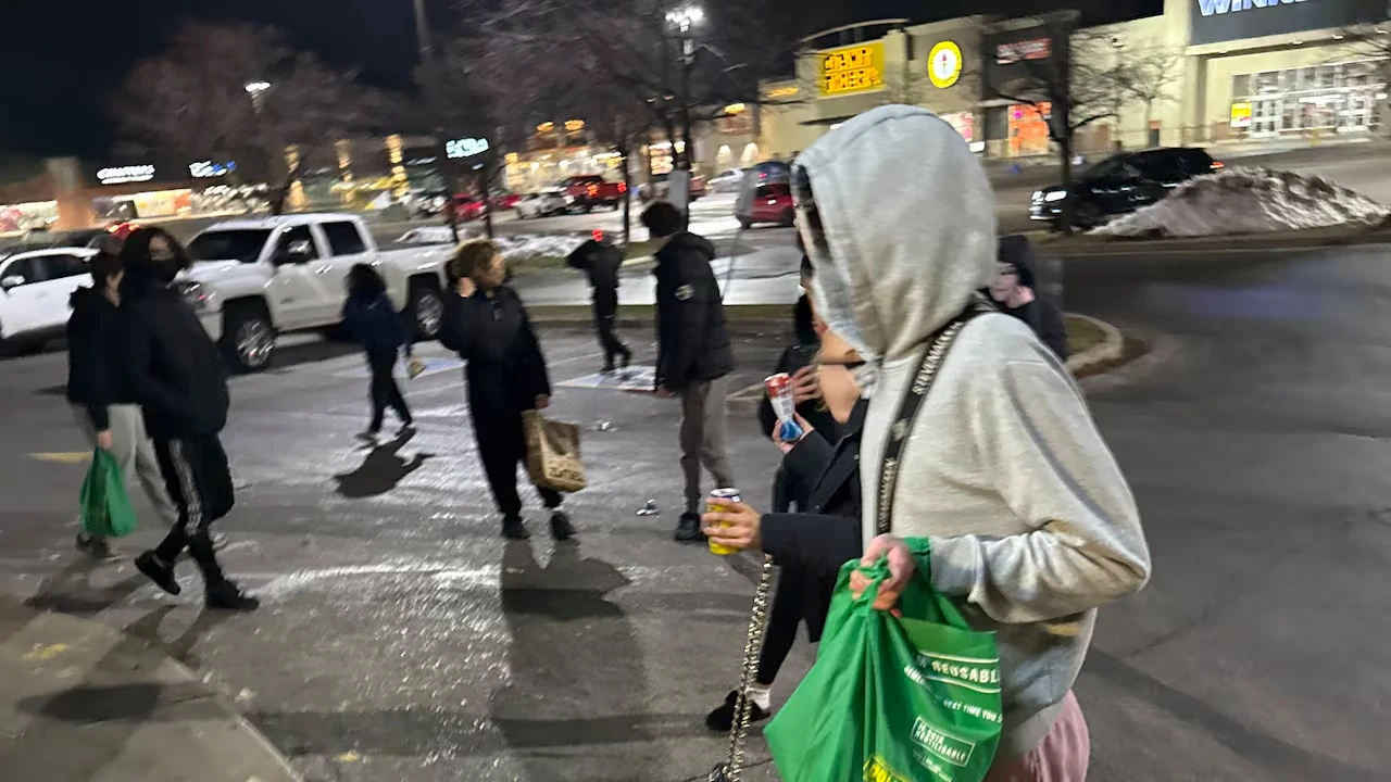 密码保护：Canada! 2025.7-12 Trio of women wanted after downtown Toronto concert robbery, B.C. money launderer sentenced to 18 months in jail, ‘Shocked and sad’: B.C. man issues warning after dad scammed out of more than $40000 in life savings, London Ont. teen facing weapons charges after sushi restaurant mob attack, Kindersley RCMP arrest newly listed Most Wanted suspect, A man who refused mandatory sexual offender programming is expected to live in Winnipeg, Coronation RCMP arrest made in historical sexual assault investigation, How to use tech to protect yourself and prevent scams: OPP, Winnipeg police arrest man in connection with 22 arsons break-ins around city, Vancouver police warn public as high-risk sex offender to live in city, Halton police arrest 2 suspects wanted for hundreds of thefts in multiple GTA cemeteries, Vancouver compassion club founders guilty of drug charges but sentencing on hold, Police seek woman in two downtown store robberies, ‘Heinous crime:’ Two people arrested in Richmond Hill arson that killed 11-year-old girl and her aunt, Accused cross examined in Rosetown human trafficking and sexual assault trial, ‘No hope of rehabilitation’ for Quebecer who killed 10-year-old in 1994, Murdered Deer Lake woman’s sister says she’s lost a sister and a nephew, Man pleads guilty to ‘monstrous’ 2024 stabbing attack that killed 6, RCMP adds six new names to Saskatchewan’s Wanted List, Wolfpack hitman pleads guilty in 2012 killing at Vancouver’s Wall Centre, Drake gets 17-year parole ineligibility period in killing of rapper Pat Stay, B.C. man jailed for killing girlfriend dies in prison at age 40, Price of a promise: Chinese family returns home broke after paying $40K seeking Canadian residency, 50 years later an Ottawa high schooler’s violent unravelling still leaves deep scars, Suspect arrested in Texas in connection to 2021 attack on missing woman Elnaz Hajtamiri, $33000 in designer sunglasses stolen from Pickering mall 3 women wanted, B.C. woman charged with terrorism elects trial by jury, RCMP dismantle dark web drug network, Alberta RCMP say missing 6-year-old boy has less than 5% chance of survival, Didulo defiant in court as bail hearing adjourned to Monday, Unions preparing to ‘fight’ as Canada sees the most strike action in decades, Woman killed in First Nation stabbing ‘rampage’ suspect dies in crash with Mountie, Human remains found in Ontario’s Algonquin Park identified after 45 years, Algonquin Park remains ID’d as Cleveland man missing since 1973, Nearly 20 years after reporting Tony Humby to police complainant tells St. John’s court of alleged sexual assault, Court begins hearing evidence at trial of accused NL sexual predator Tony Humby, Welland man facing child sex assault charge freed early after similar attack, Man charged with indignity to human remains is linked to missing Maple Ridge woman, Police looking for two suspects after man assaulted in Moncton, Man pleads guilty to 2nd-degree murder in killing of mother of 4 in downtown Winnipeg, B.C. lawsuit accuses Buddhist monk of abusing boy after mother granted guardianship, ‘Armed and dangerous’ Markham man wanted on Canada-wide warrant related to attempted murder charges sought by York police, Video of arrest in Port Alberni draws community criticism, Wife murderer who’d suffered stroke dies in B.C. prison, Sa mère l’arrache des griffes de son pimp, Accused St. John’s sexual predator Tony Humby’s trial will finally begin Aug. 27, ‘disturbing’ animal cruelty case, Toronto police offer $50K reward in Nicole Morin cold case, Crown stays murder charge for Edmonton man convicted of 1987 killing, Five former members of Canada’s world junior hockey team found not guilty of sexual assault, Lapu-Lapu Day tragedy, RCMP search for man who escaped vehicle during arrest, Nova Scotia man gets 6.5-year sentence for raping transgender woman, Father of 9-year-old Canadian girl charged with 2nd degree murder, Je voulais juste qu’on m’aime un peu, Sask. RCMP searching for remaining suspect in rural break-in