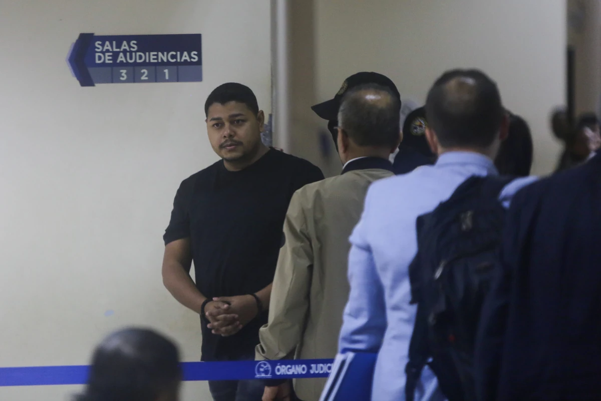Panama! 2026 Senafront le cae a cinco personas dedicadas a la minería ilegal, Ventura Ceballos condenado por homicidio de jóvenes en La Chorrera suma otra sanción por fuga, Caso Claudia Timpson: tribunal niega arresto domiciliario a expareja imputada por femicidio, Venezolano enfrenta cargos por hurto robo y violación en Minsa de Colón, Delincuentes irrumpen en vivienda de directora regional del Mides en Margarita, Reemplazan detención provisional de Abraham Rico Pineda por casa por cárcel, Tercera jornada del juicio por el caso Odebrecht continúa con lectura de acta, Panamá Este ”Diablo” se cobró la vida de una pasajera en puente de Pacora, Revocan absolución y condenan a Federico Suárez a ocho años por el caso Autopista Arraiján–La Chorrera, Mantendrán detenido a exrepresentante de El Carate es investigado por malversación de fondos, Pedregal Le apagaron la vida de 15 balazos en El Porvenir, Dos jóvenes aprehendidos por el homicidio de un adulto mayor en Penonomé
