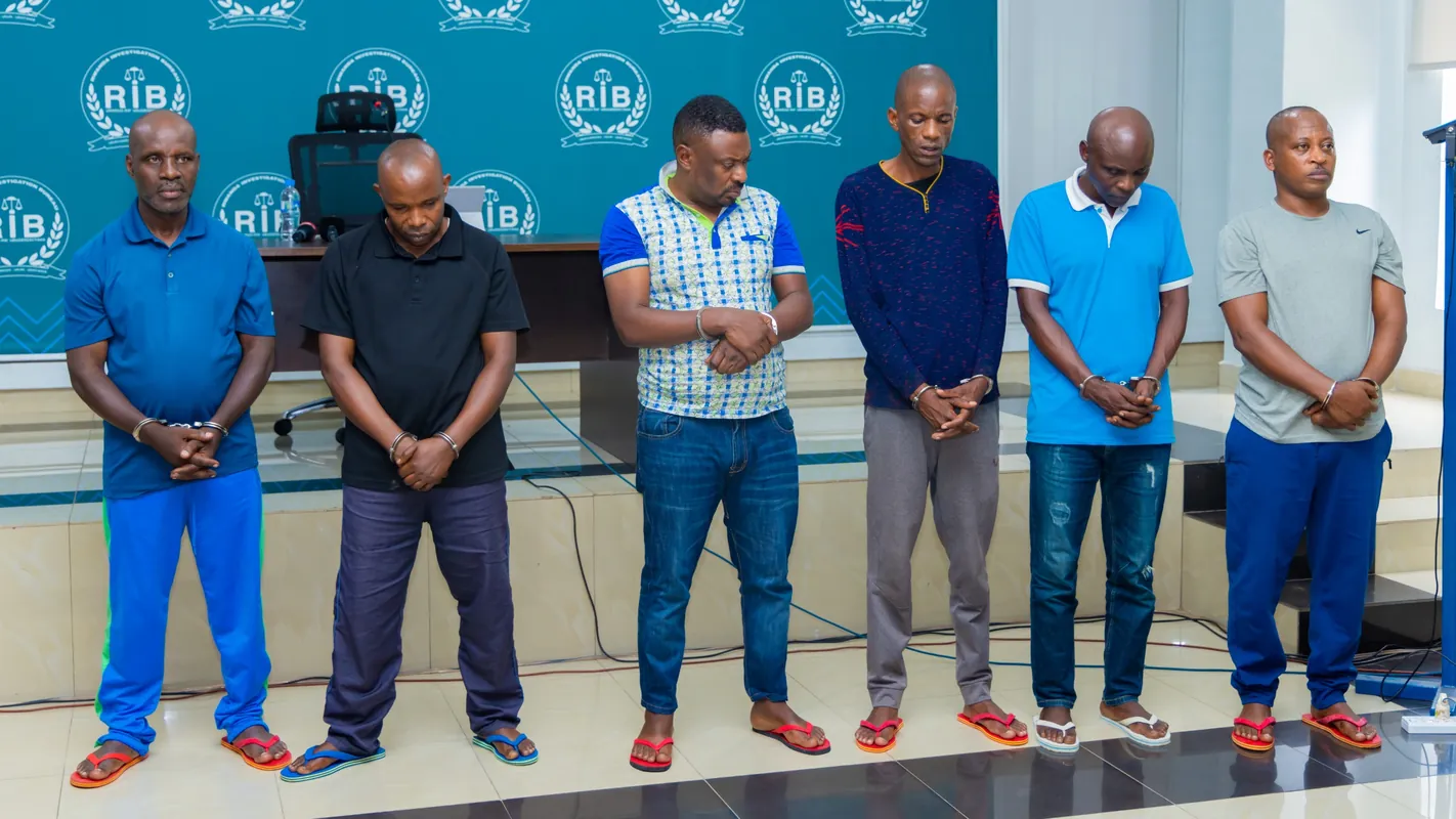 Rwanda! Rwandan genocide suspect Kabuga dies in custody in The Hague, Polisi yarashe mu cyico uherutse kwica umuntu amuciye umutwe, Karasira Aimable yapfuye ku munsi wo gusohoka muri gereza, Nyamasheke: Yishe umugore we amuziza ko yanze kumutekera, Ngoma: Abanyeshuri 2 b’abakobwa bakubise ‘animatrice’ wabo bamugira intere, Nyamasheke: Barasaba ko inzoga yitwa ‘Ruyaza’ icika burundu, Umusore wakoreraga WASAC wari ugiye kumara icyumweru yarabuze yasanzwe mu nzu yarapfuye, RIB yataye muri yombi abatekamutwe bagurisha ikilo cy’uburo kuri Miliyoni hafi eshatu Frw, RIB yerekanye abakekwaho ubwambuzi bushukana, Dj Toxxyk yajuririye icyemezo cyo gufungwa iminsi 30 y’agateganyo, Abarenga ibihumbi 54 mu Rwanda banduye virusi itera Sida mu myaka itandatu, Abaturage bane bo mu Ruhango bapfuye hakekwa inzoga y’inkorano, Kubera iki umubare w’abajya mu bigo ngororamuco wiyongera, Former FDLR leader Gakwerere set for military trial, Nyagatare: Umusirikare wishe umugore we kubera gufuha yakatiwe gufungwa imyaka 20, Kigali: Umubyeyi yanze ko umwana we wapfuye ashyingurwa, Umwarimu wa Kaminuza ushinjwa gufata abana ku ngufu yafunzwe by’agateganyo, Amajyaruguru: Polisi yamennye litiro zisaga 10.000 z’ibinyobwa bitemewe, Kalisa John na Pazo Man bahakanye ibyo gusakaza amashusho ya Yampano, Court reduces sentence for Kigali woman convicted of child-killing, Victoire Ingabire trial heads to Supreme Court for constitutional interpretation