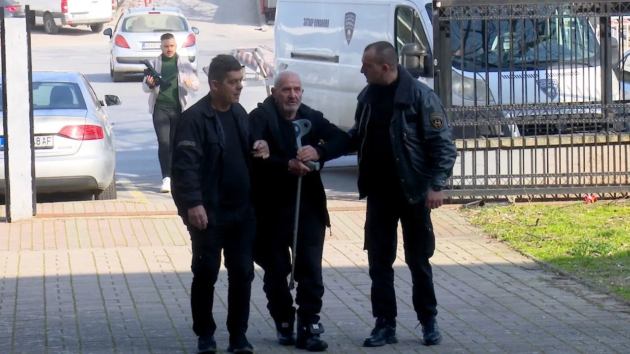 North Macedonia! Девет пријави за семејно насилство за едно деноноќие четири лица уапсени, Тројца нападнале малолетник во Гази Баба, ГОРЕНА СО ЦИГАРИ И ПРИНУДУВАНА ДА ЈАДЕ КУЧЕШКИ ИЗМЕТ: Ученичка од шесто одделние измачувана понижувана и тепана од три девојчиња во Ѓорче Петров, Уапсени крадците што одзедоа велосипед пред теретана во Скопје, ДЕТАЛИ ОД ОЈО ЗА ФЕМИЦИДОТ ВО БИТОЛА: Чекал таткото да излезе па влегол во куќата и ја избодел додека спиела, ОБВИНЕНИЕ ЗА СЕРИСКИОТ УБИЕЦ ОД СТАРО НАГОРИЧАНЕ: Четири жени убиени две преживеале напад му се заканува доживотен затвор, УАПСЕН ЗА ДРОГА ПА ПРИЗНАЛ УБИСТВО: Македонец осомничен за смртта на 45-годишна Гркинка на Крит, ПОЧИНА ОБВИНЕТ ВО СЛУЧАЈОТ „ПУЛС“: Љупчо Грнчиштанов бил дел од предметот за пожарот во Кочани, Човечко тело во фаза на распаѓање пронајдено во Орман, Обвинителство бара притвор за осум и мерки за претпазливост за четири лица уапсени за проневера на над 180 милиони денари во ФФМ, ПОВТОРНО ПРИВЕДЕНА МИС КРАВАРКА: Спречувала заплена на добиток па завршила во станица, Жестока тепачка на протестот за полагање правосуден испит на албански јазик, Штип: Укината пресудата за Стојанче Зарков за убиството на неговата мајка, ВестиВо штипскиот Основен суд продолжи судењето против Денис Асанов за убиство на 79 годишна Борјанка Николова, Доживотен затвор за штипјанецот што уби и искасапи жена, Уапсена Црногорка за кражба во златарница во Тетово, МВР за 24 часа уапси шест лица за семејно насилство, Скопјанка завршила во болница откако била претепана од нејзиниот 23-годишен син, Една година затвор за насилникот што ја претепа бремената девојка до онесвестување, Женски обезглавен труп е пронајден утринава во близина на Зрновска река, ПО ШЕСТ ДЕНА ШТРАЈК СО ГЛАД ЗАВРШИ ВО БОЛНИЦА – сопругот на исчезнатата Златка хоспитализиран, Заврши распитот на Груби во Обвинителство, вечерва ќе биде изведен пред судија на претходна постапка