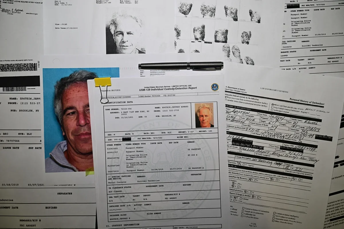 密码保护：U.S.! The Epstein Files2026.4.10 Melania Trump denies relationship with Epstein, urges Congress to hold hearing with survivors2026.4.9 Epstein files: Full list of names in disgraced financier’s contact book2026.4.6 New details about Epstein’s lenient plea deal and jail term emerge from DOJ files2026.4.3 After the release of the Epstein files, why have there been so few arrests?2026.4.1 DOJ told judge emails suggested Maxwell was arranging young women to have sex with Prince Andrew2026.3.21 Manglende eposter: – Borte vekk for lenge siden2026.3.20 Mette-Marit: Les hele intervjuet om Epstein-kontakten2026.3.20 Norway’s crown princess talks about her ties to Epstein for the first time2026.3.20 Norway’s crown princess breaks silence, claiming she was ‘manipulated and deceived’ by Epstein2026.3.13 Epstein’s island: Inside the Caribbean fiefdom where he wooed the wealthy and abused girls2026.3.7 Prison guards discussed cover-up of Epstein’s death, inmate tells FBI2026.3.6 DOJ releases Epstein files containing sexual assault allegations against Trump2026.3.3 Hillary Clinton told House panel probing Epstein, ‘I’ve given the same answers over and over again’2026.3.3 Bill Clinton, in deposition, said he never saw Epstein sexually abuse women or girls2026.2.19 Here’s what’s in the Epstein files about former Prince Andrew2026.2.8 4 takeaways from the Epstein files about the FBI investigation of possible sex trafficking2026.1.31 Times reporters and editors are digging through millions of pages of Jeffrey Epstein documents released by the Justice Department, and tracking the fallout.2026.1.30 More than 500 people were reviewing Epstein records and redacting “millions” of pages, Justice Department said. “This production may include fake or falsely submitted images, documents or videos, as everything that was sent to the FBI by the public was included in the production that is responsive to the Act,”the department said, referencing the Epstein Files Transparency Act.2026.1.30 Justice Dept. releasing more than 3 million pages, 2,000 videos and 180,000 images2025.7.24 A timeline of the Jeffrey Epstein investigation, now 20 years old2025.4.25 Virginia Giuffre, one of the most prominent survivors of Jeffrey Epstein’s sexual abuse, has died by suicide. Virginia Giuffre’s posthumous memoir, Nobody’s Girl: A Memoir of Surviving Abuse and Fighting for Justice, is scheduled for release on October 21, 2025