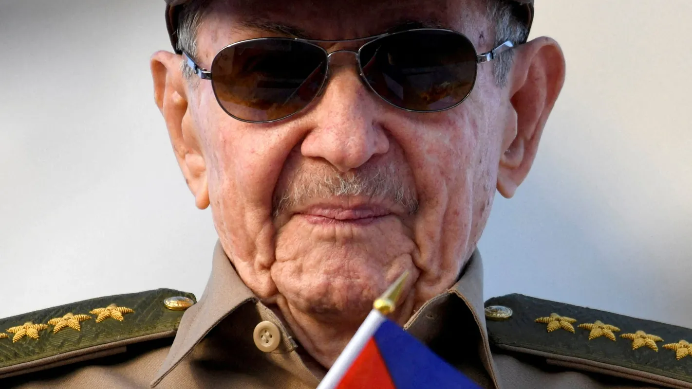 Cuba! 2026 Detenido un pasajero que intentaba sacar de Cuba casi 25 mil euros ocultos en su equipaje, Presunto intento de feminicidio deja a joven en estado crítico en Camagüey, Hallan sin vida a joven reportada como desaparecida en Las Tunas, Tribunal cubano impone 15 años de cárcel por intentar robar un caballo en Las Tunas, Otros dos asesinatos elevan a 25 las mujeres muertas este año por violencia machista en Cuba, Cuba “sin ninguna reserva” de combustible y en una situación “extremadamente tensa”, Vecina de Varadero denuncia intento de robo en su vivienda durante la madrugada, De “yo me erizo” a los apagones: la cubana viral de Díaz-Canel reaparece en medio de la crisis, Indictment of former Cuban president includes 5 fighter jet pilots involved in 1996 plane downings, Exclusive – Inside the US strategy to indict Cuba’s Raul Castro, What to know about the US indictment of former Cuban President Raúl Castro, Cuba denuncia que EE. UU. se autoatribuye jurisdicción universal, Raúl Castro: “Seguiré marchando al frente de nuestro pueblo”, Informan sobre desconexión del sistema eléctrico desde Ciego de Ávila hasta Guantánamo, Condenado a 12 años un trabajador del Hospital Provincial de Santiago de Cuba por robar combustible, Cacerolazos en La Habana tras un déficit de más de 2.000 MW que podría repetirse hoy, Una mujer es asesinada en su hogar de Cienfuegos por su ex pareja, Una joven madre de 32 años es asesinada en plena calle por su ex pareja en La Habana, Manifestantes en protestas en La Habana son reprimidos por la policía, Dama de Blanco Sissi Abascal fue excarcelada bajo la condición de exiliarse, Difunden imágenes de presuntos implicados en la muerte de un joven en La Lisa, Mailén Díaz habla de apagones y asegura que Cuba necesita “un cambio”, Madre cubana y su hija arrestadas en Doral acusadas de defraudar clínica dental donde trabajaban, EE.UU. evalúa acusar a Raúl Castro por derribo de avionetas de Hermanos al Rescate, Cuba charges 6 suspects with terrorism over fatal shooting involving U.S.-flagged speedboat, Detenidos en La Habana diez panameños acusados de “propaganda contra el orden constitucional”, Cubano se quita la vida con una soga por asfixia económica en Mayabeque, Condenan a empleada de correo a cuatro años de prisión por robar pensiones y giros en Ciego de Ávila, Cuba’s Deputy Foreign Minister Carlos Fernandez de Cossio walks to give a declaration about a deadly boating shooting in Cuba waters, Cinco trabajadores condenados en Las Tunas por malversar más de 600 000 pesos en alimentos, Policía decomisa más de 90 libras de carne de res en Santiago de Cuba, Mayra Espina: “En la espera todavía es posible ser un país peor”, Doble tragedia sacude a Campechuela Granma, Un recluso asesina a una enfermera en Sancti Spíritus, Asesinan a enfermera en La Yaya Sancti Spíritus. investigan responsabilidad de recluso con antecedentes por homicidio, Santiago de Cuba inicia el año con un feminicidio