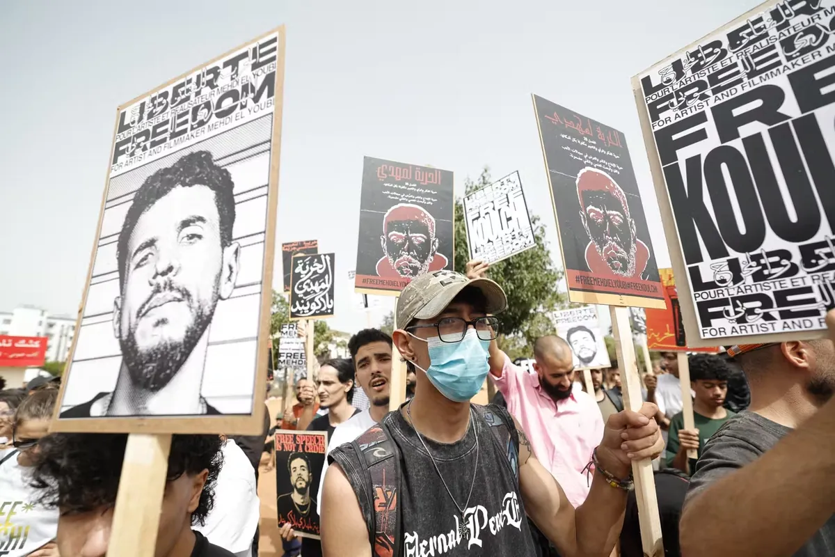 Morocco! 2026 Affaire Abderrahim Fakir: le consulat du Maroc à Bologne assure un suivi rapproché du dossier judiciaire, Preliminary autopsy points to possible asphyxiation in death of Moroccan national in Italy, Au Maroc les soutiens du rappeur Mehdi Black Wind réclament sa libération, Sécurité routière : Plus de 160.000 accidents et 4.577 décès en 2025, Youssef 8 ans mort électrocuté à Aïn Diab : les zones d’ombre d’un drame évitable, Affaire Mehdi Black Wind: report de l’audience au 31 juillet, Marrakech et Tanger : 11 personnes interpellées lors d’opérations sécuritaires conjointes avec Interpol, Affaire du chauffeur inDrive tué : le récit d’un drame qui a secoué Sidi Taïbi, 4126 حالة غش في امتحانات البكالوريا والوزارة تتوعد المخالفين , توقيف 11 شخصا من مزدوجي الجنسية يشكلون موضوع مذكرات بحث وطنية وأخرى دولية , أمن وجدة يوقف شاباً ظهر في “فيديو” يهدد سلامة المواطنين بسلاح أبيض, إحباط محاولة تهريب 19 ألفا و100 قرص مهلوس بميناء طنجة المتوسط, Mdiq : Arrestation d’un individu extrémiste soupçonné de préparer un projet terroriste visant à porter gravement atteinte à la sécurité des personnes et à l’ordre public (Bureau central d’investigations judiciaires), Barcelone : Un commando cagoulé attaque la boutique « AURA The Club » du marocain Ash Zaim et dérobe pour plus de 40.000 euros d’articles de luxe, Affaire du chien sacrifié : Ben Nesnes poursuivi en état de détention, BCIJ : Interpellation à Dakhla d’un extrémiste affilié à l’organisation dite “État islamique”, Une influenceuse écossaise disparaît mystérieusement à Agadir, Taroudant : interpellation d’un individu pour vol avec coups et blessures ayant entrainé la mort d’un ressortissant étranger, Criminalité – Meurtre d’un chauffeur InDrive à Casablanca : six suspects écroués trois poursuivis en liberté, Scandale – Marrakech : lourdes peines de prison dans l’affaire de « vente de diplômes de master » à Agadir, Le bad buzzeur « Ben Nsns » arrêté après la polémique du chien abattu et mangé pour l’Aïd, Décès de l’individu qui s’est défenestré à la BNPJ de Casablanca: Les multiples lésions sont compatibles avec une chute préméditée, Affaire Ziane – La Cour d’appel de Rabat rouvre le dossier mardi prochain après cassation, Marrakech: lourdes peines contre 48 accusés pour les troubles liés aux manifestations de la “Gen Z”, Casablanca : enquête ouverte après le décès de deux jeunes footballeuses percutées par un train, Fraude bancaire à Sidi Slimane : une affaire qui relance le débat sur la cybersécurité, Casablanca : un Algéro-français interdit de quitter le Maroc après la diffusion d’une vidéo offensante, Affaire du café La Crème: confirmation de la peine de mort pour deux accusés, Il a sévi au Maroc: un septuagénaire écroué en France pour viols et agressions sexuelles sur 89 mineurs