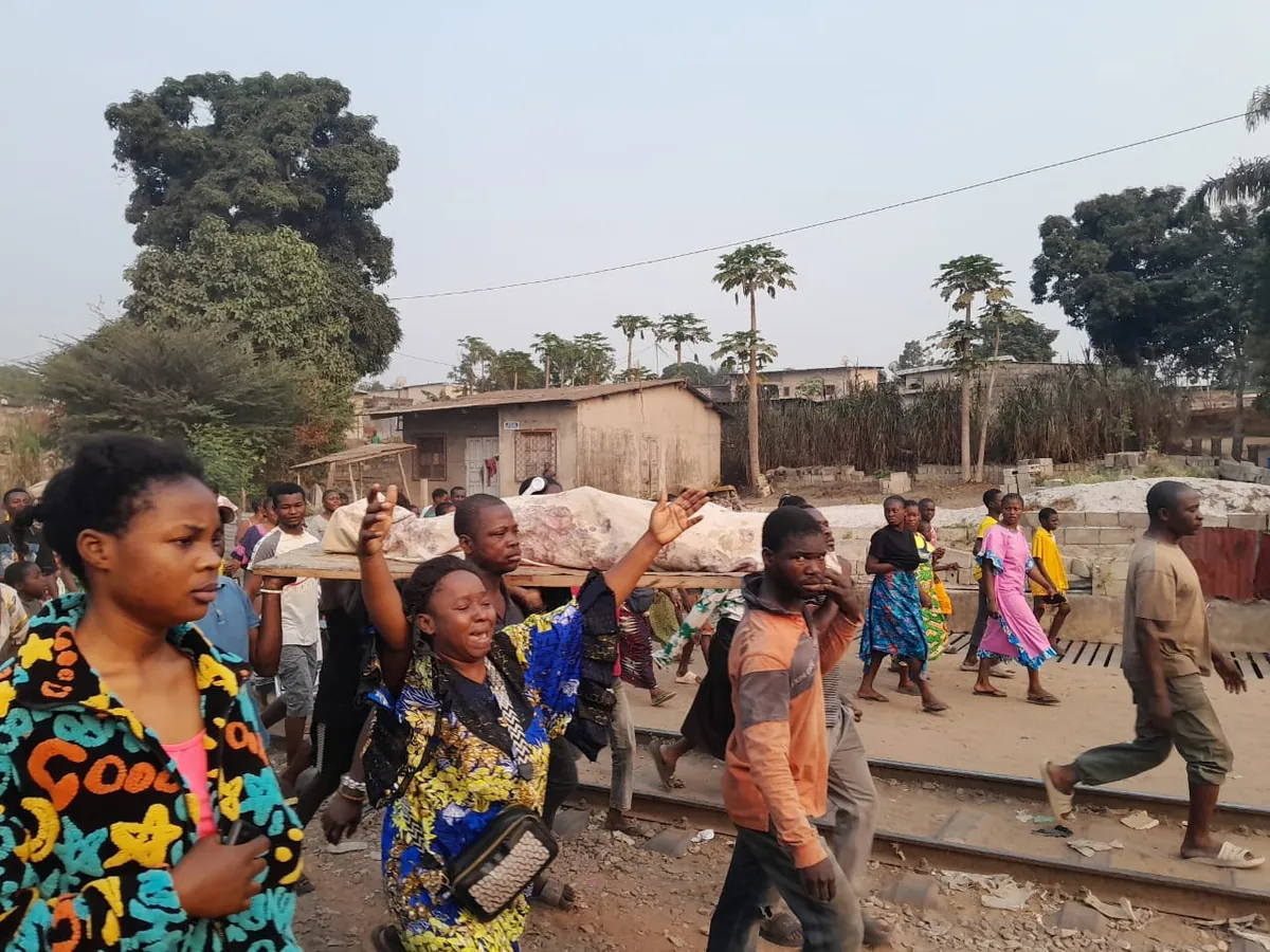 Congo-Brazzaville! sept présumés trafiquants, Quatre Congolais victimes, Circulation routière, Fred Makita est désormais libre, Une jeune fille retrouvée morte, La police a mis la main sur deux arnaqueurs de transferts monétaires électroniques, Un agresseur abattu au quartier Moukoundzi Ngouaka, Quatre individus interpellés pour trafic de peaux crâne et dents de panthère à Ewo, Trois présumés délinquants fauniques interpellés à Kellé, Trois braconniers interpellés avec des armes et des ivoires à Lékana et Ngo, Rites de veuvage au Congo : Entre tradition pression sociale et droits humains, Congo : Treize présumés trafiquants d’espèces animales protégées interpellés en 2025, Plusieurs victimes du 4 mars attendent encore leur prise en charge par le gouvernement, Fulgence N. Moukoko condamné à deux ans de prison ferme pour trafic d’un bébé chimpanzé vivant, Deux présumés trafiquants de produits fauniques vont comparaitre à Owando et à Impfondo, Routes sous tension : quand les chargements mal arrimés deviennent des bombes roulantes au Congo-Brazzaville, Le président de la Fédération congolaise de football condamné à la réclusion à perpétuité, Congo-Brazzaville: derniers jours d’une campagne «déséquilibrée» avant la présidentielle de dimanche, BANDITS « KULUNA » : UNE GRANDE TOILE DE GROUPES DE LA TERREUR A BRAZZAVILLE
