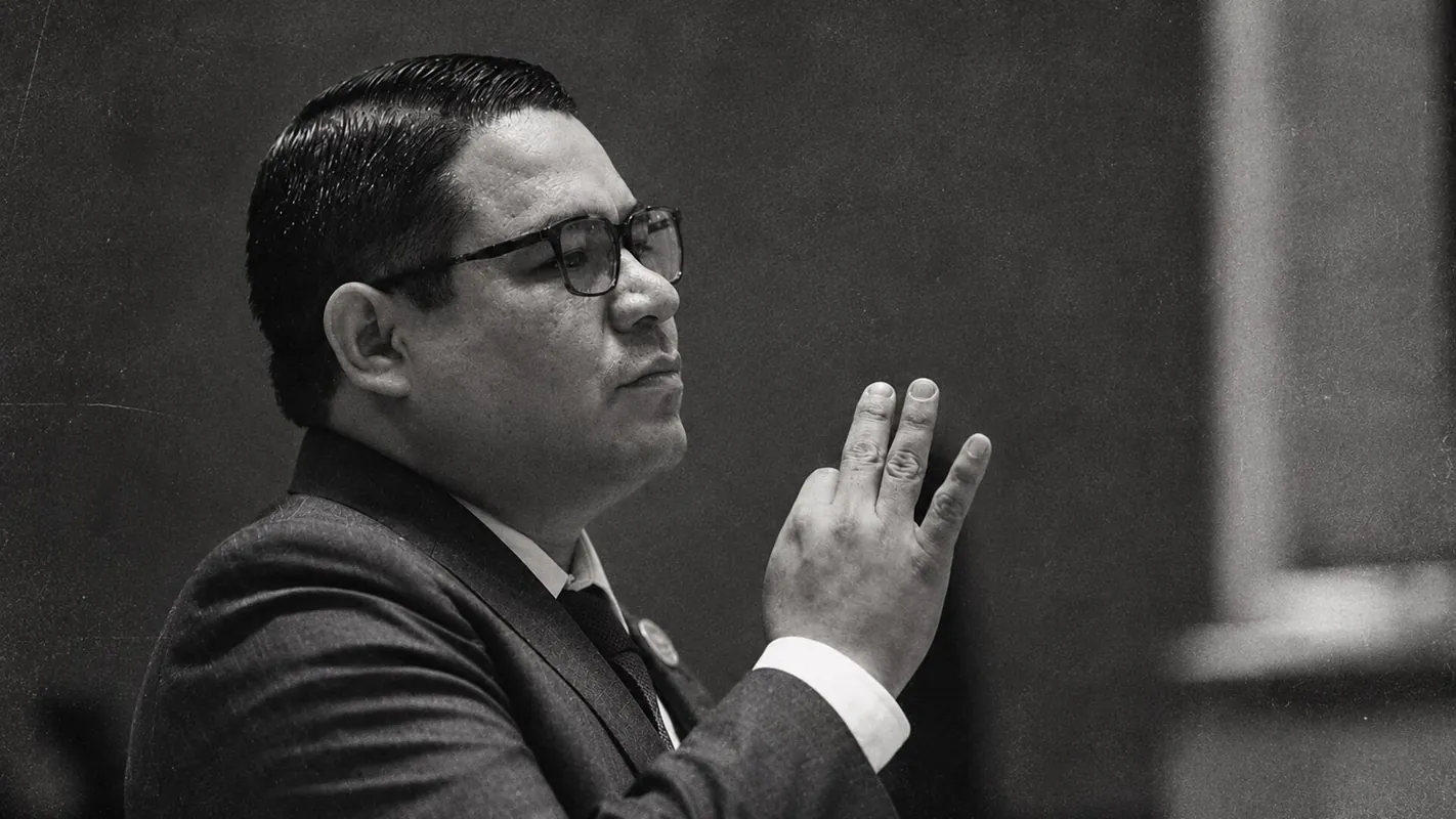 Bolivia! 2026 desmontó una “organización criminal” enquistada, Mariaca en una ambulancia, arrests top prosecutor and 13 others, ciudadano brasileño Fernando Dorcelino Pereira da Silva, Una denuncia cada cuatro horas, detención domiciliaria de Tatiana Marset, Justicia dispone detención preventiva, Mariaca enfrentará un segundo proceso, veterinaria secuestrada en Montero, Mariaca desde hace 10 meses, enviados a diferentes cárceles por seis meses, Juez ordenó trasladar, Seis delincuentes armados roban Bs 280.000 de una casa en El Alto, Decomisan 83 cajas de cerveza de presunto contrabando en el departamento de Oruro, Policía envía equipos tácticos a Santa Cruz tras ola de hechos violentos que dejó siete muertos, Tras dos días de búsqueda, reportan el hallazgo del cuerpo del subteniente acribillado en San Matías, Caso Fondioc: Fiscalía pide 6 meses de detención preventiva para Achacollo en penal de Obrajes y para otros 2 imputados, San Matías y Yapacaní suman siete muertes violentas en un solo día, El doble crimen en Shinahota: del asesinato de un pastor en su iglesia al linchamiento del payaso que lo mató, Cuatro muertos en Huanuni: el robo de mineral escaló al ritmo del estaño más caro de la historia, Fiscalía de Santa Cruz ordena aprehender a Evo Morales por los 53 días de bloqueo, Evo rechaza segunda orden de aprehensión; el TSJ exige ejecutar los dos mandamientos vigentes, Aprehenden a exministro Medinaceli por el caso de la “gasolina basura”, Medinaceli es trasladado a celdas de la Felcc tras declarar ante la Fiscalía, Medidas cautelares: juez decidirá este viernes si Medinaceli va a San Pedro, Nuestros servidores policiales de la Dirección Especial de Lucha Contra el Crimen – División Trata y Tráfico de Personas, En el marco de la Orden de Operaciones “Protección a la Fauna Silvestre” nuestros servidores policiales de POFOMA ejecutaron operativos en la ciudad de El Alto, Mujer delivery relata la agresión sufrida por un guardia en un condominio: “Me empujó por las escaleras”, Exjefe antidrogas de Evo Morales es condenado a 25 años de cárcel por narcotráfico en EE.UU., Dictan detención preventiva para hijo del expresidente Arce por lavado de dinero, Fiscalía registra vivienda del expresidente Arce por caso de supuesta corrupción, A una semana de su captura, Marset se enfrenta a la Justicia en EEUU y en Bolivia siguen las investigaciones, Los Arce: del poder y los lujos a la prisión de padre e hijo otro en rebeldía y una bajo lupa